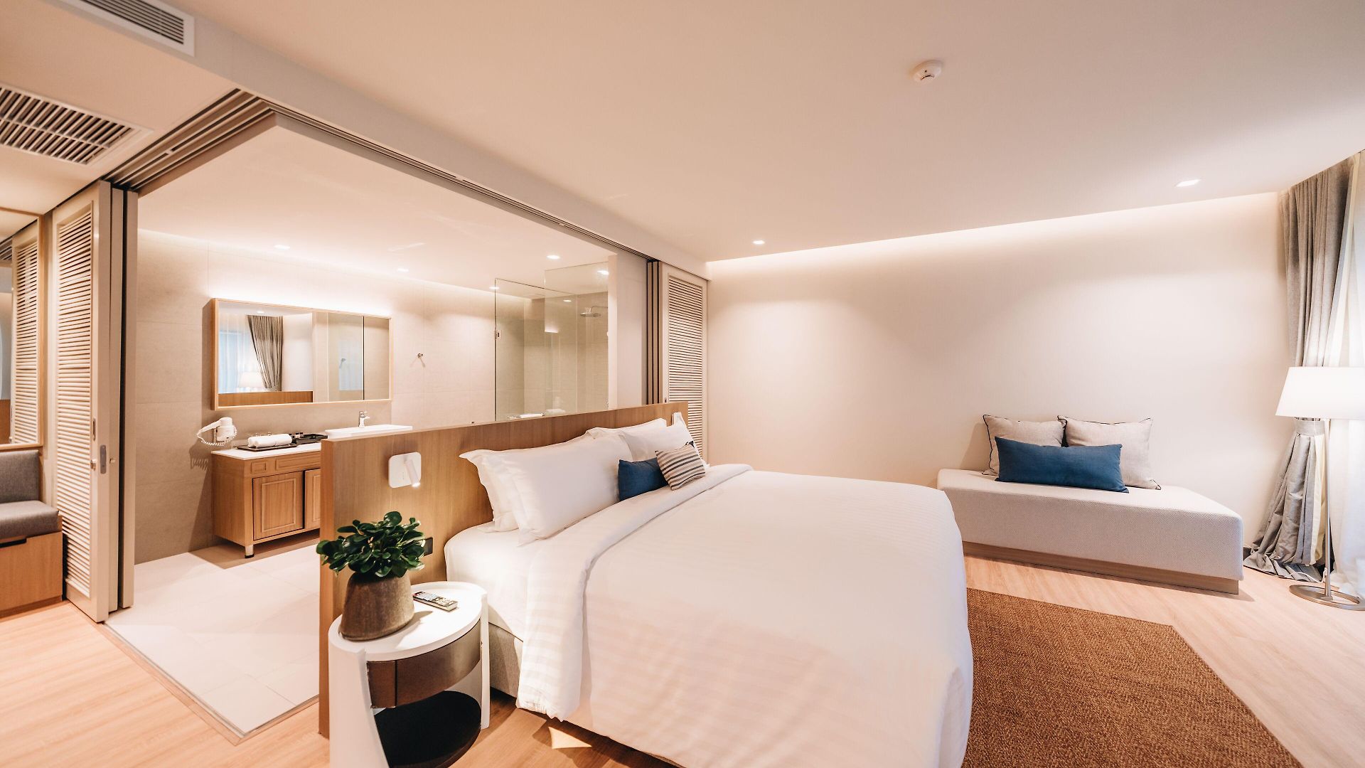 Health Land & 5* Pattaya