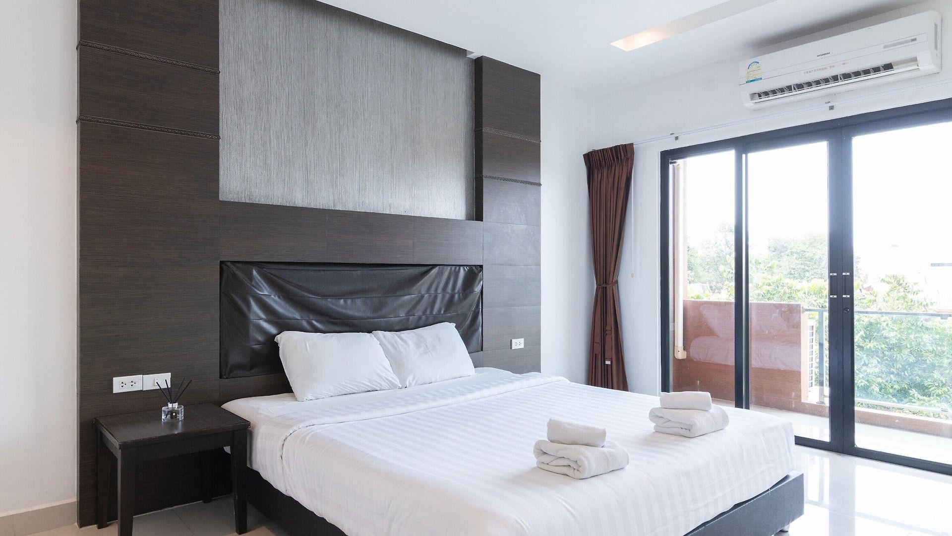 Hotel Tribe