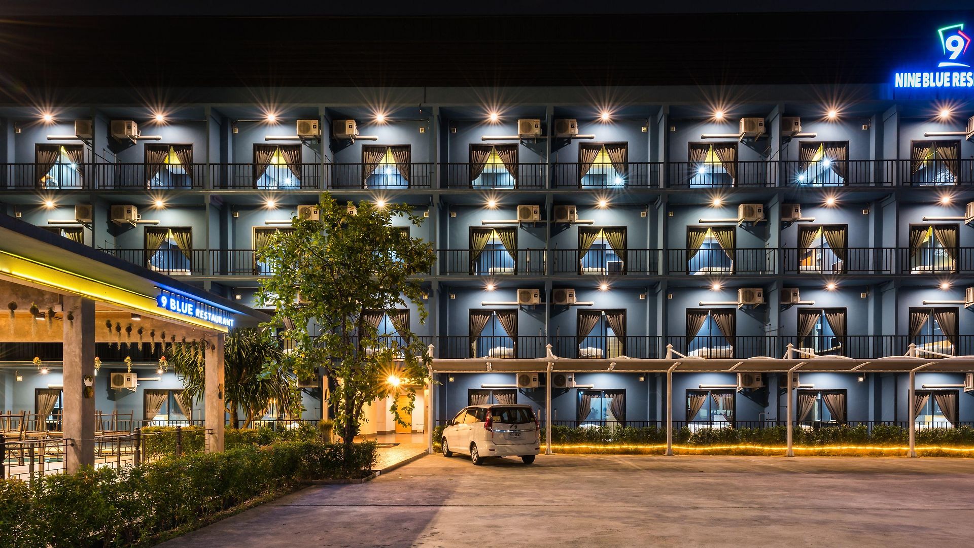 โรงแรม Nine Blue 3*