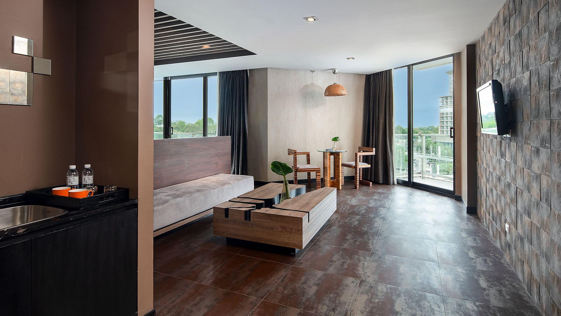 Tsix5 Quarter โรงแรม