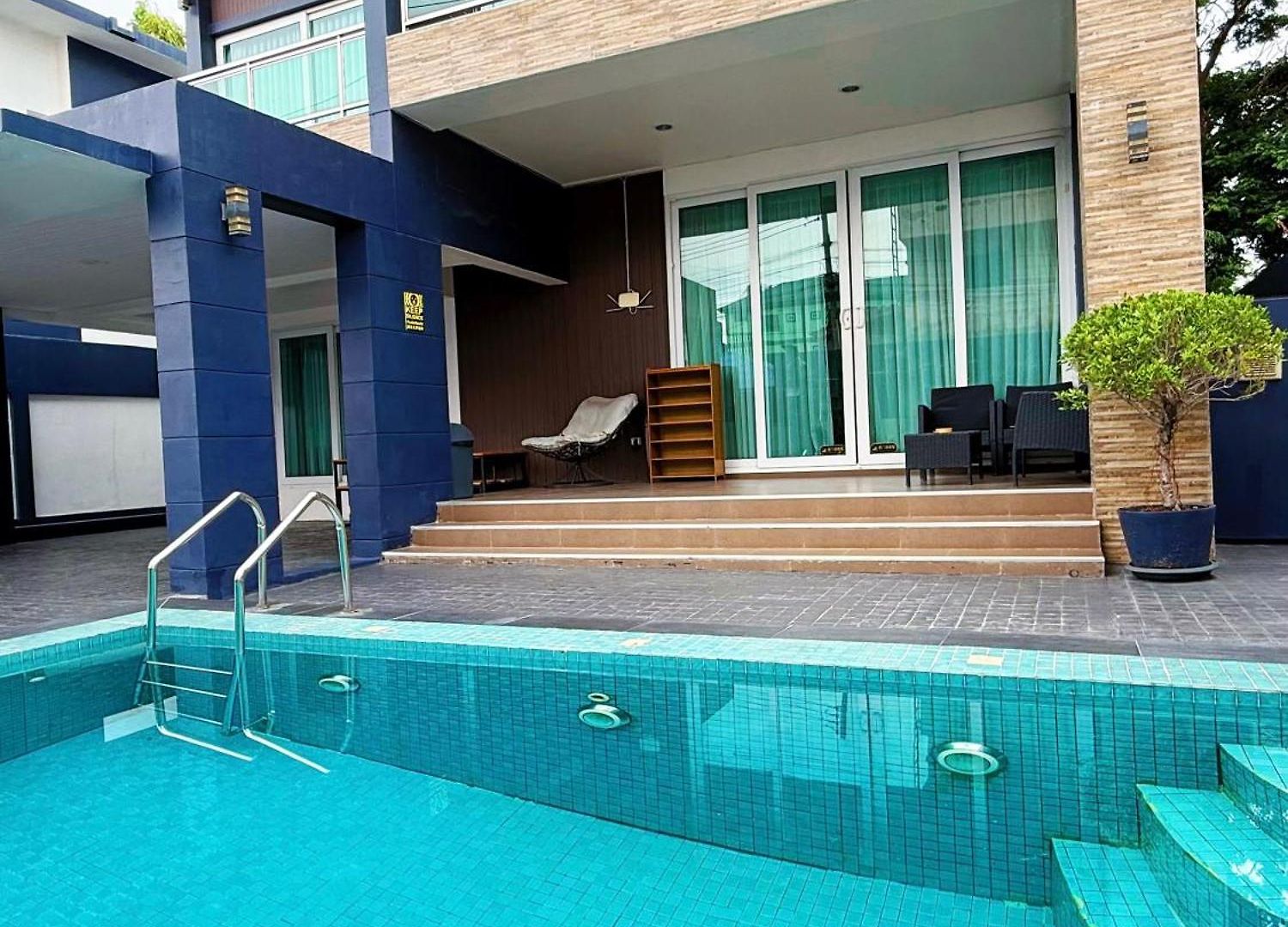 Kw Pool Pattaya