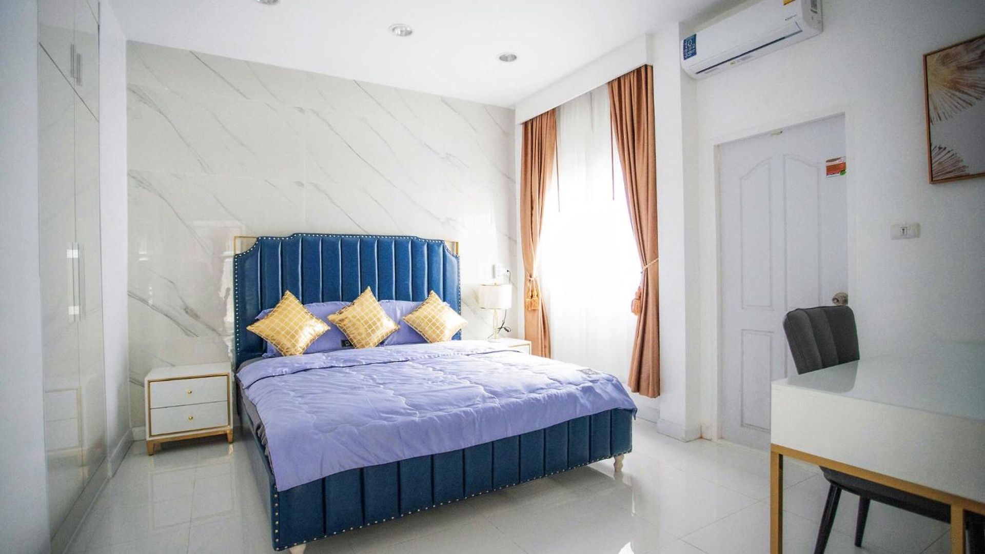Kw Pool Villa *