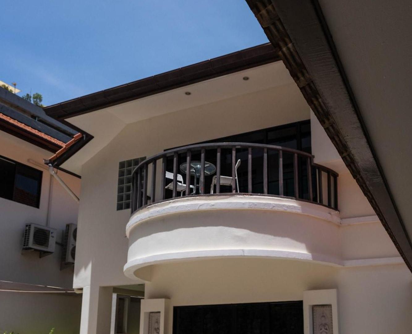 Luxury Pool 4 Bedroom 900m 1.5 Km Downtown