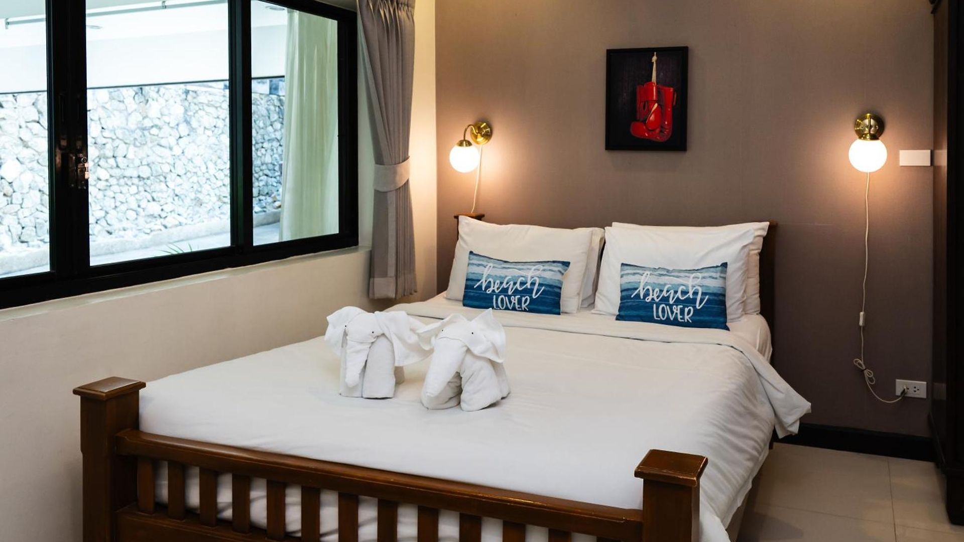 Villa Luxury Pool 4 Bedroom 900m 1.5 Km Downtown Pattaya