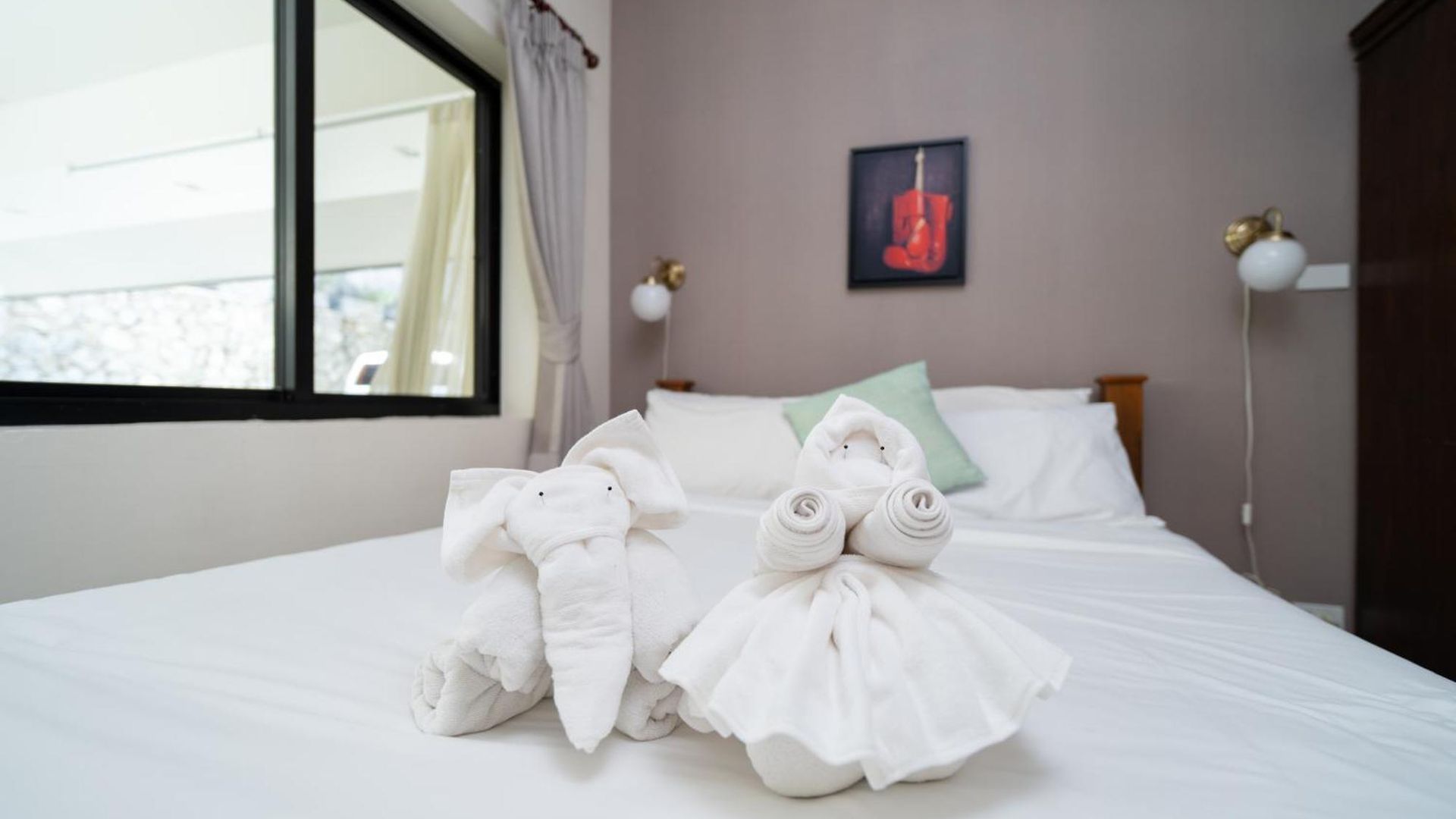 Luxury Pool 4 Bedroom 900m 1.5 Km Downtown * Pattaya