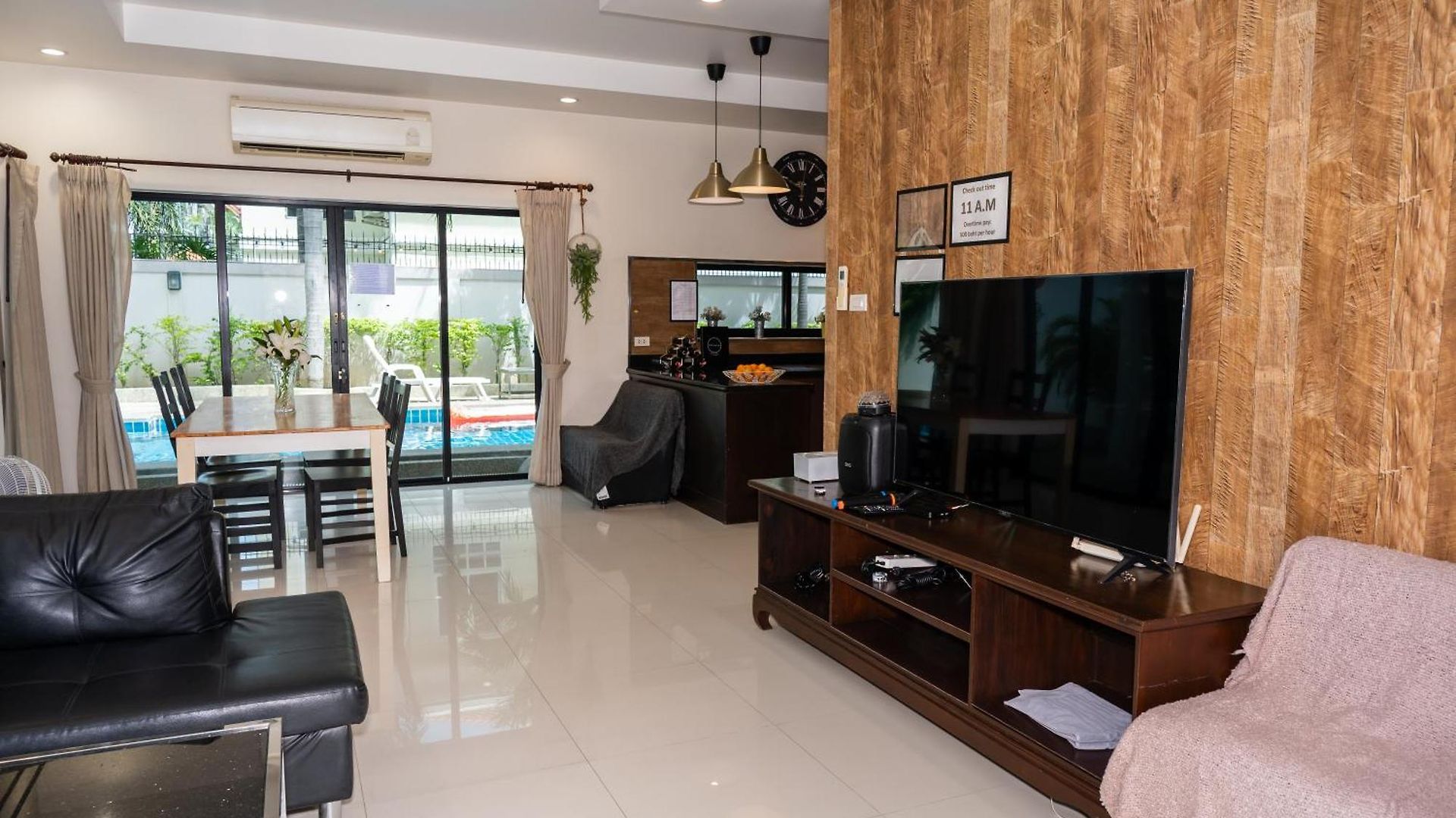 Luxury Pool 4 Bedroom 900m 1.5 Km Downtown