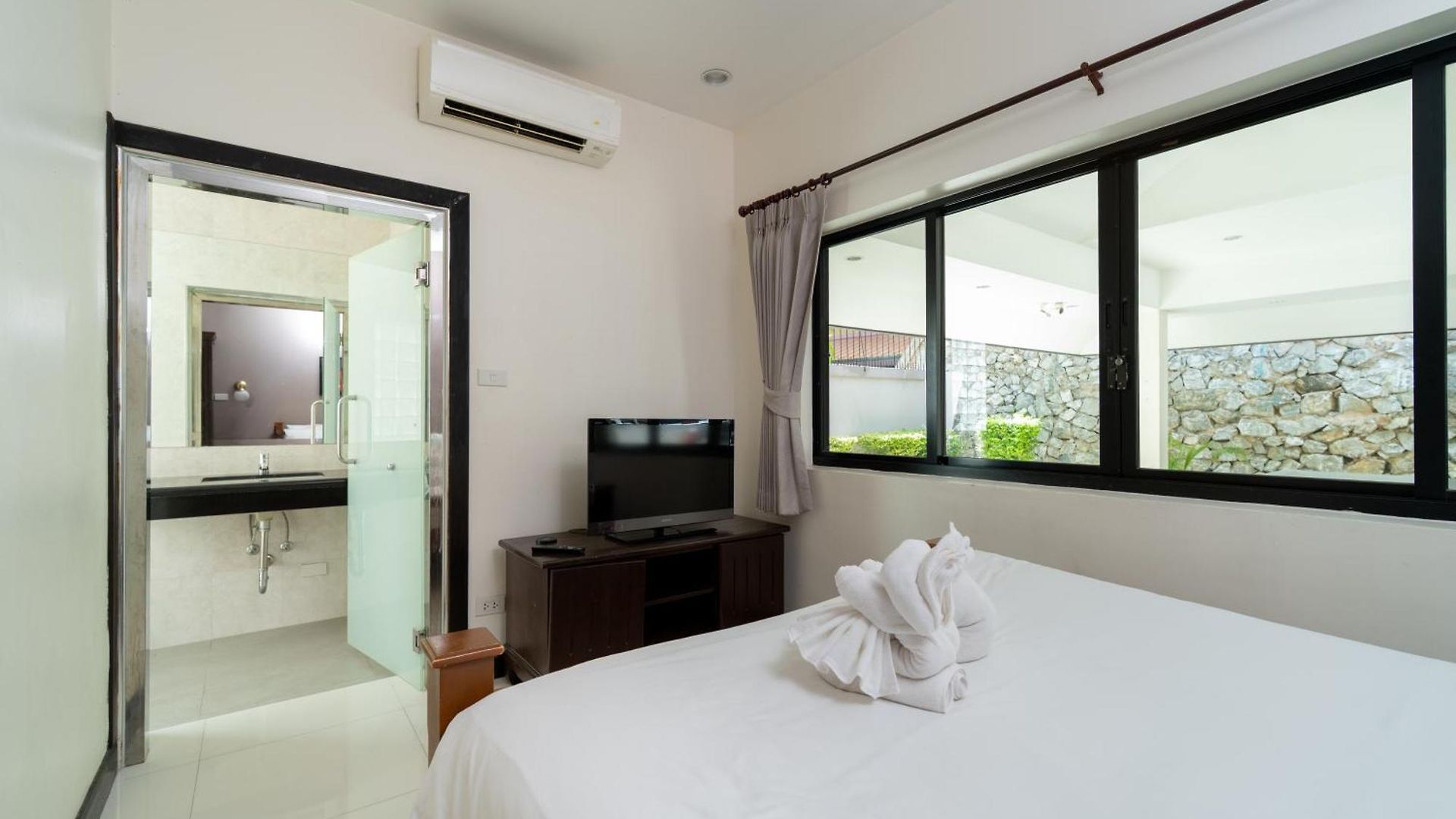 Villa Luxury Pool 4 Bedroom 900m 1.5 Km Downtown