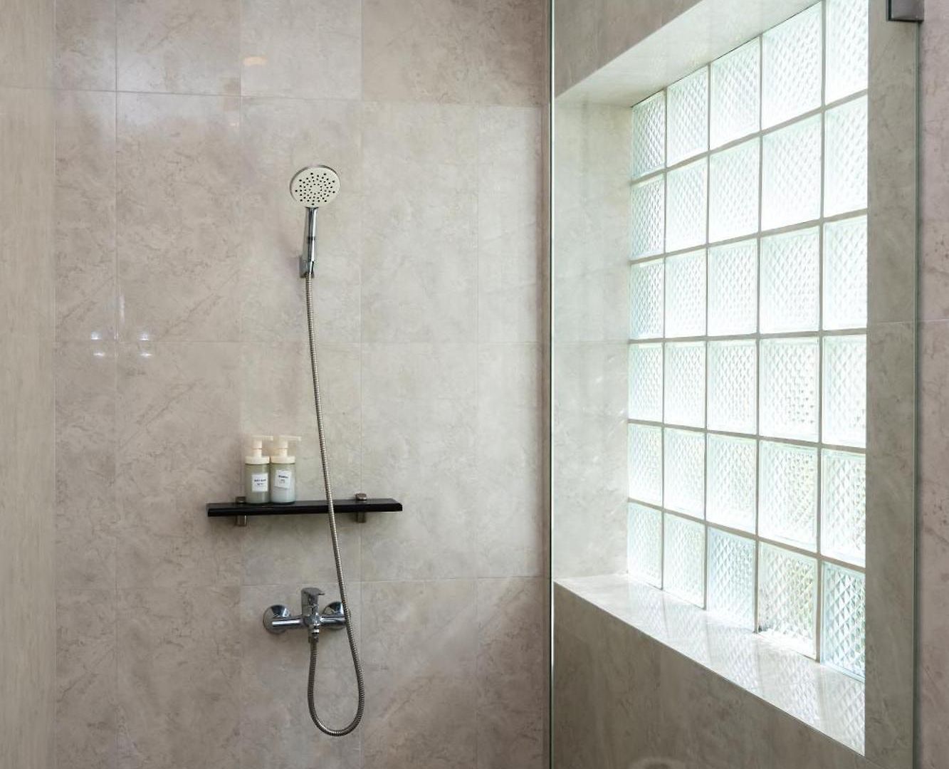 Villa Luxury Pool 4 Bedroom 900m 1.5 Km Downtown Pattaya