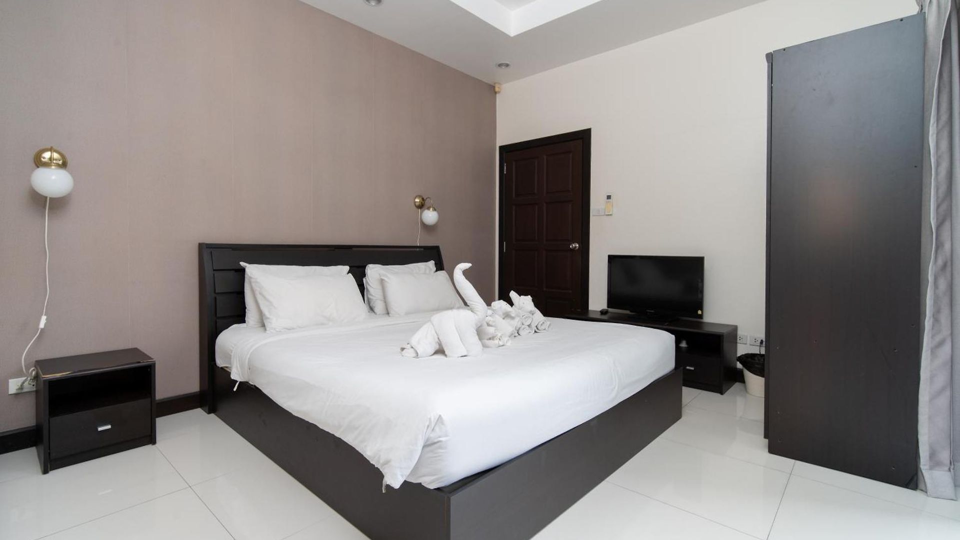 Villa Luxury Pool 4 Bedroom 900m 1.5 Km Downtown