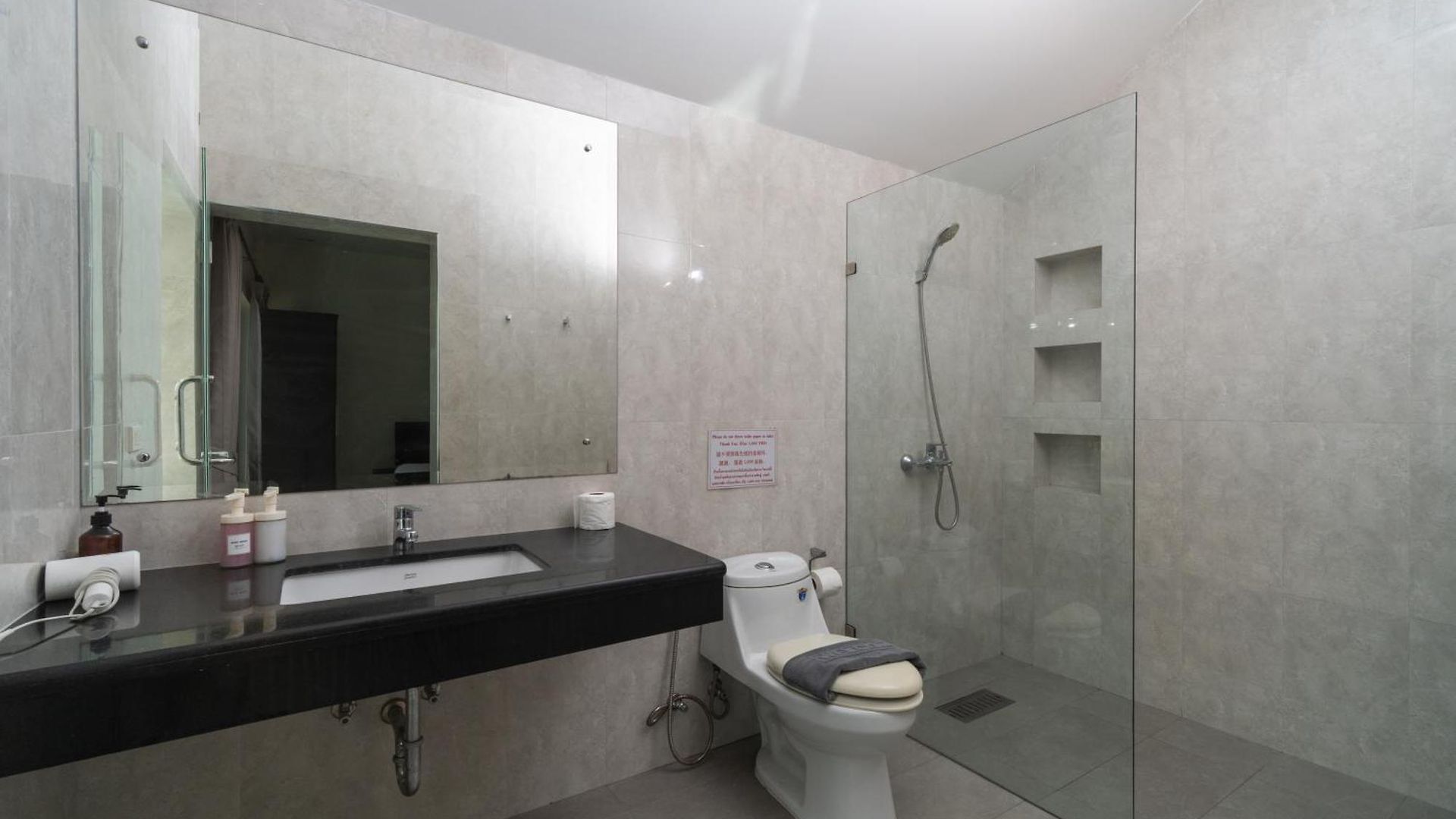 Luxury Pool 4 Bedroom 900m 1.5 Km Downtown Villa Pattaya