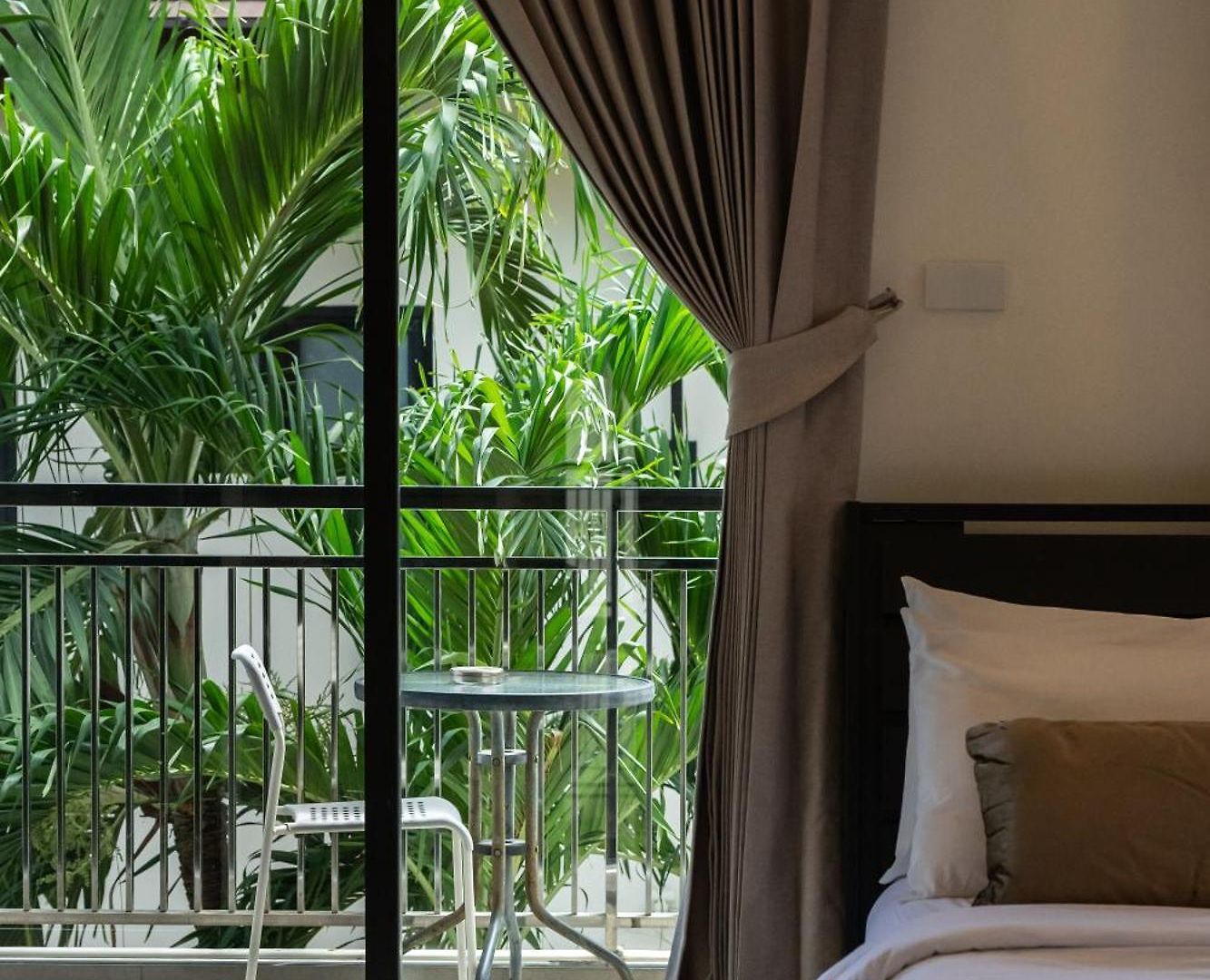Luxury Pool 4 Bedroom 900m 1.5 Km Downtown * Pattaya