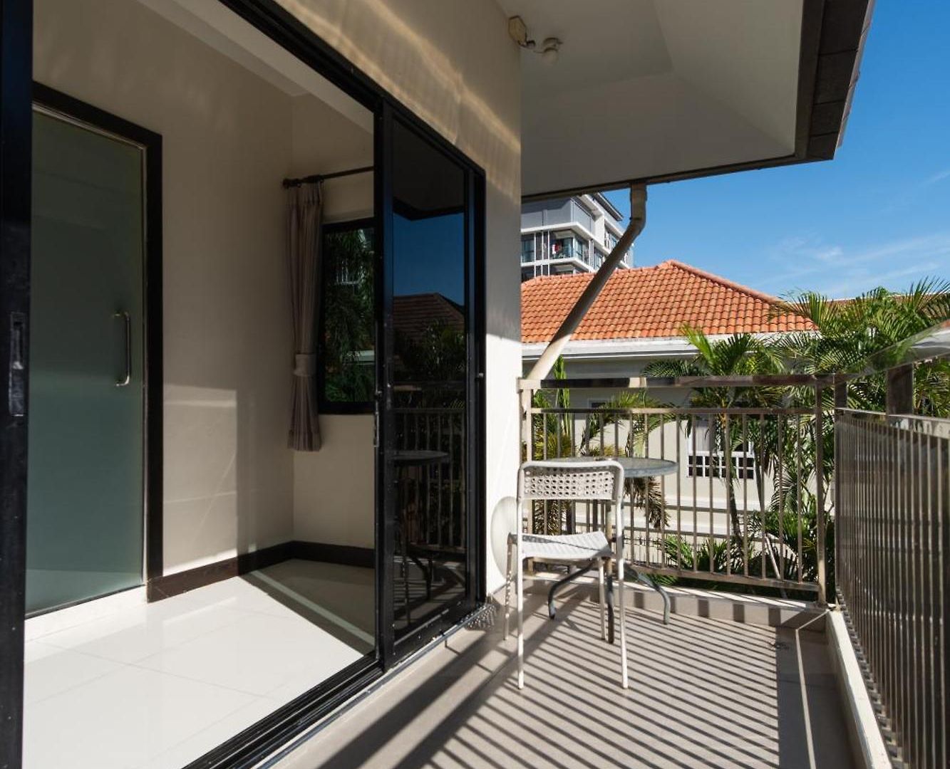 Luxury Pool 4 Bedroom 900m 1.5 Km Downtown Villa
