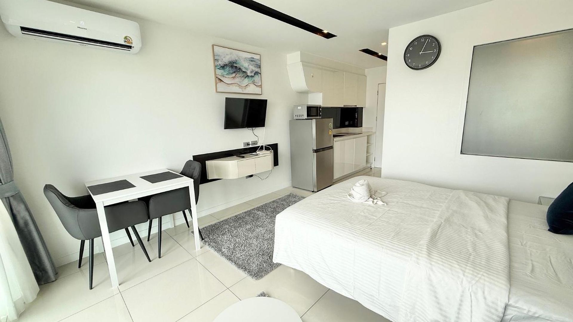 Getaway In Center Apartment