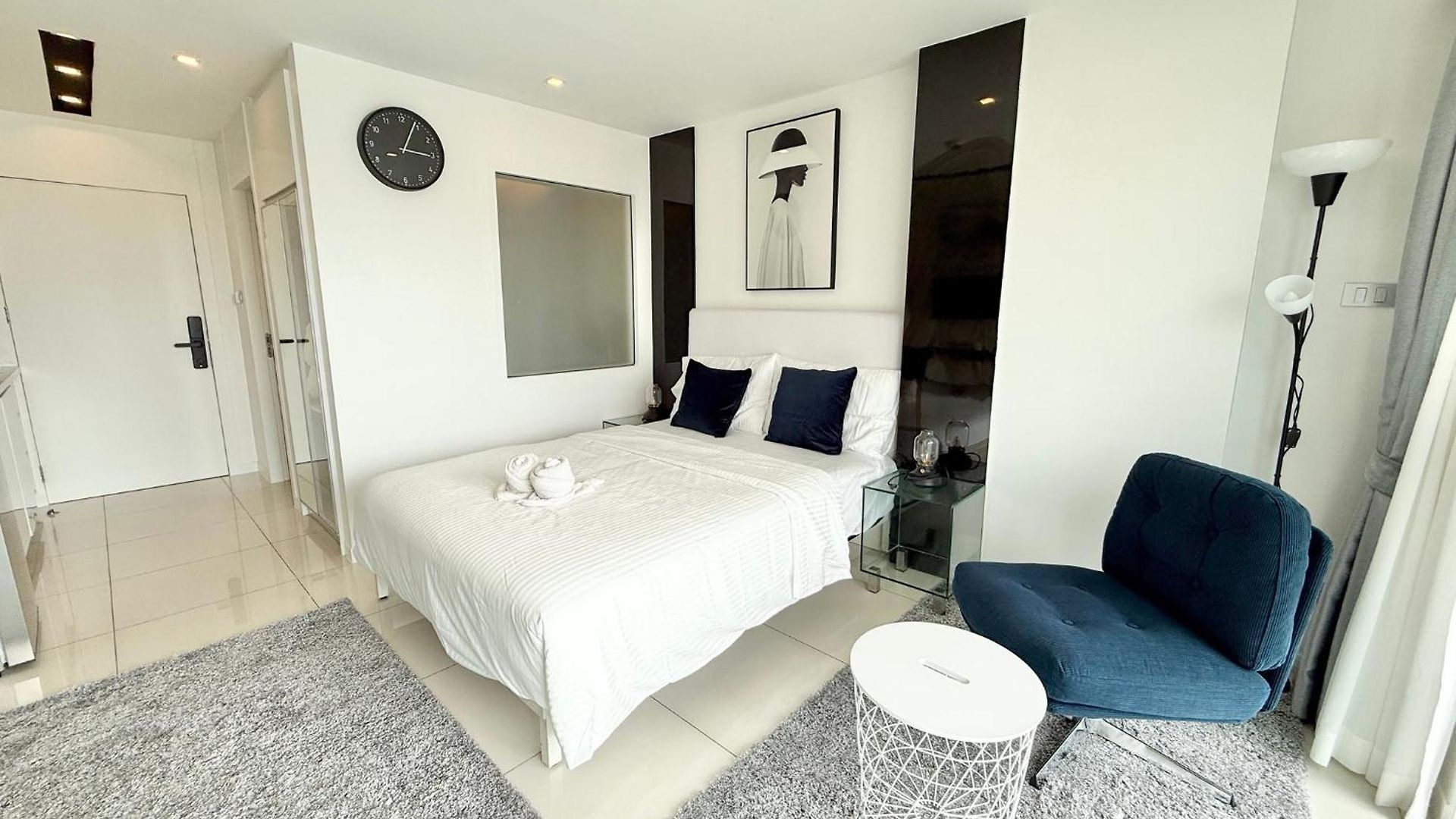 Getaway In Center Apartment *