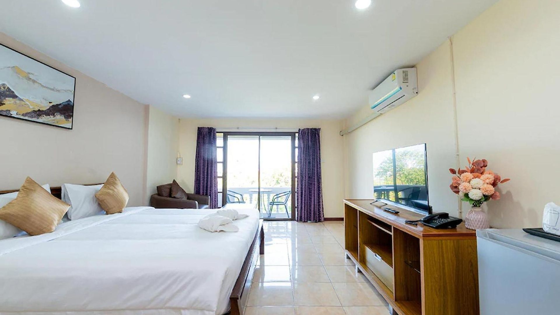 Hotel Hillside 3*