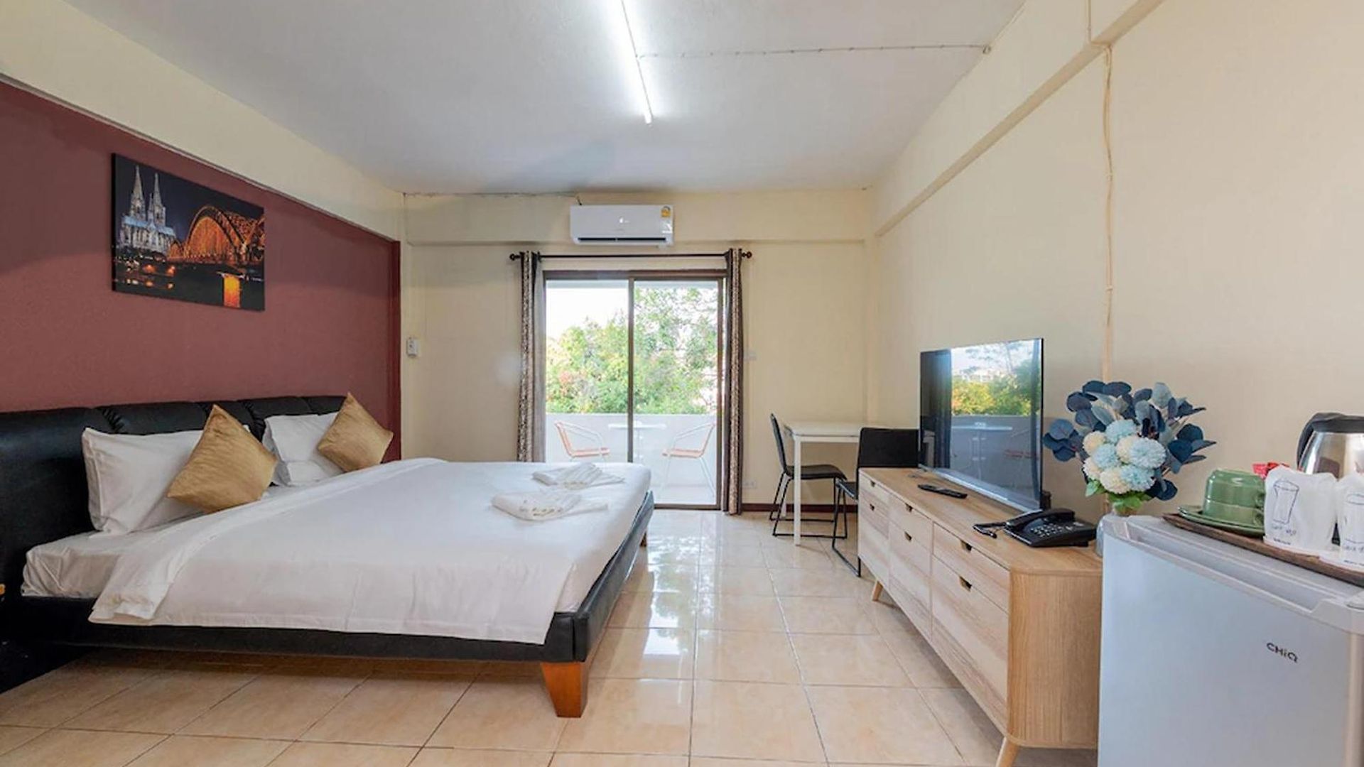 Hillside Hotel