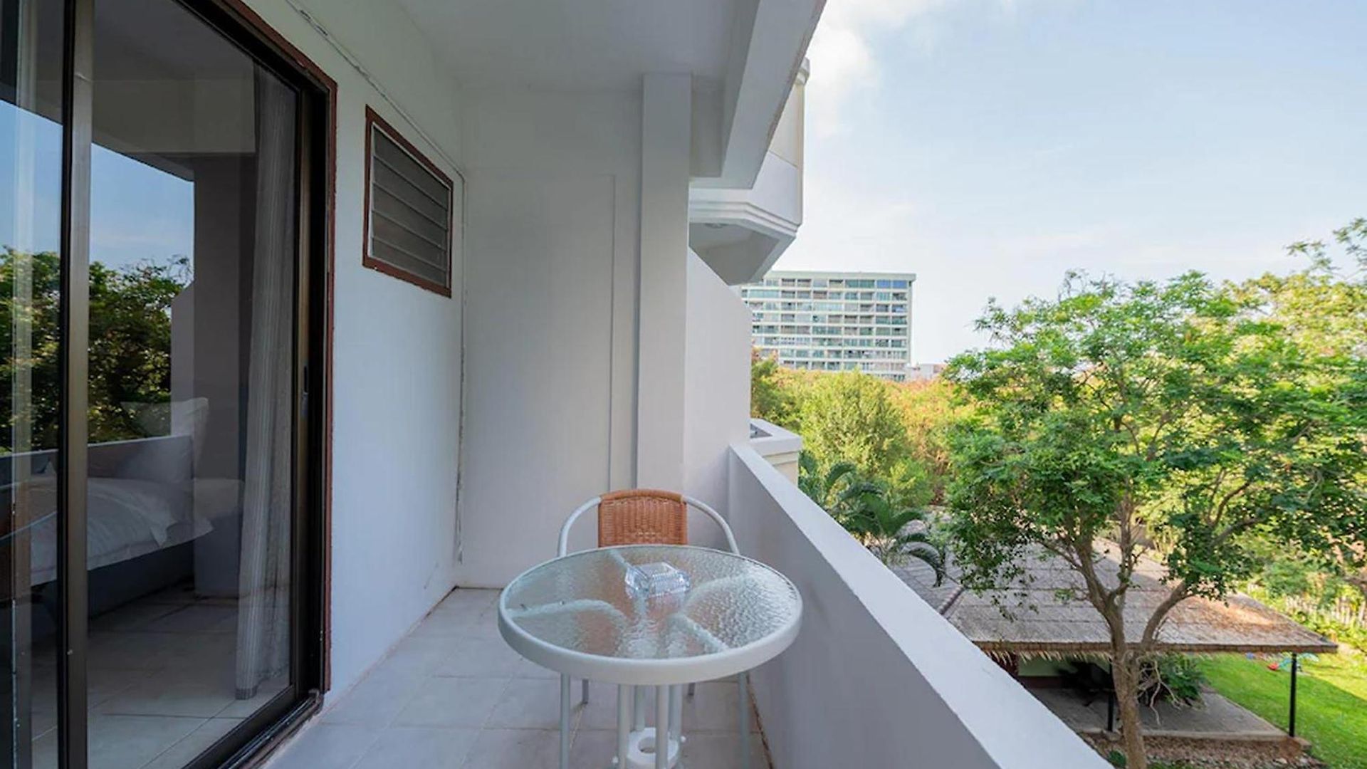 Hillside Hotel 3*