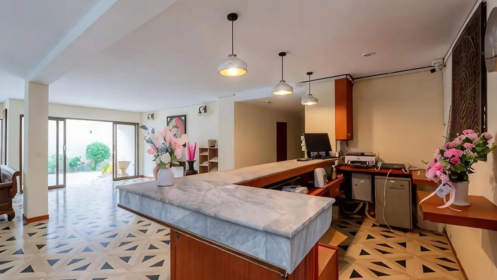 Hotel Hillside