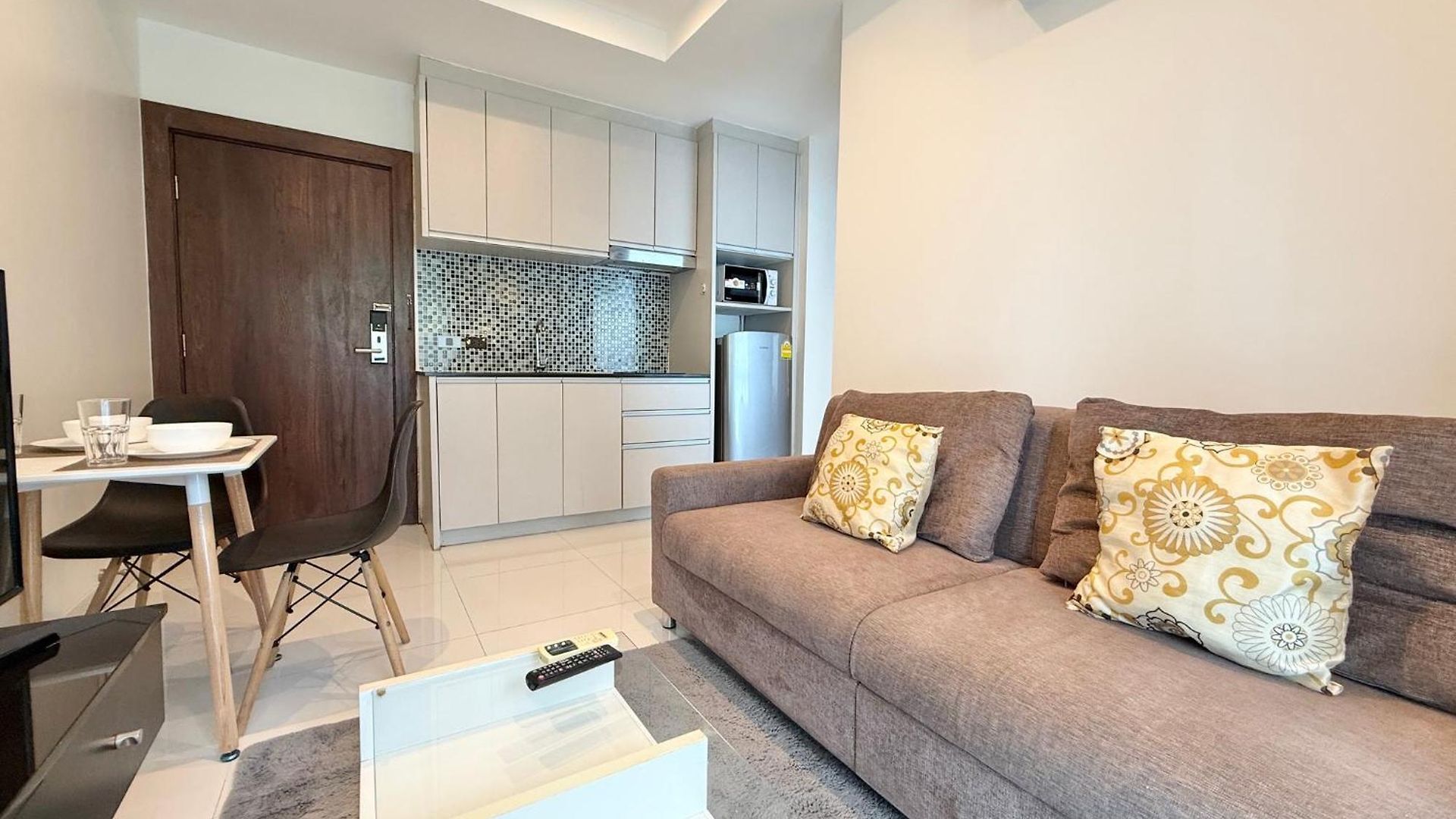 Garden Access 1 Bedroom In Serenity Apartment *
