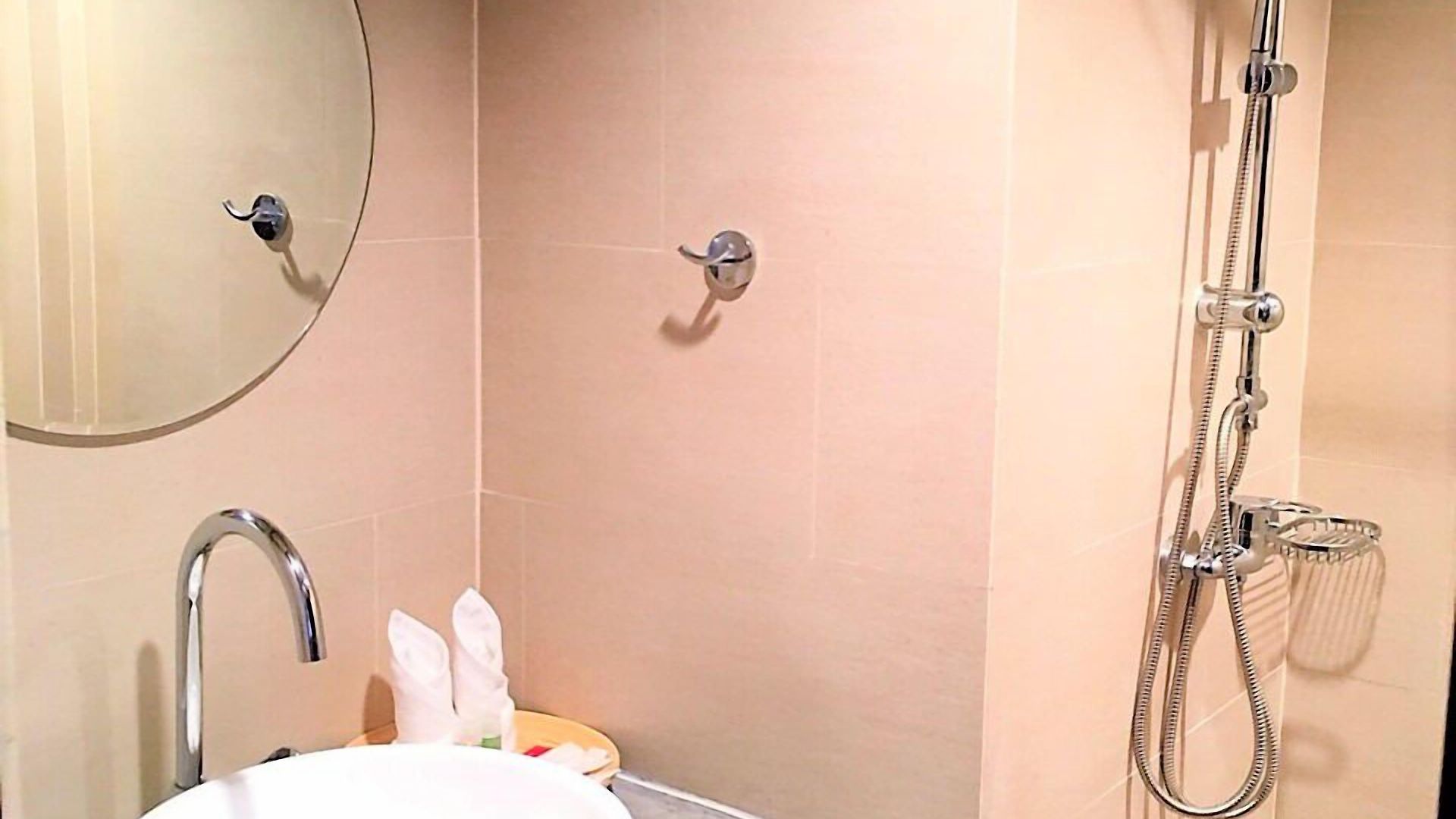 Let's Hyde & - Pool โรงแรม Pattaya