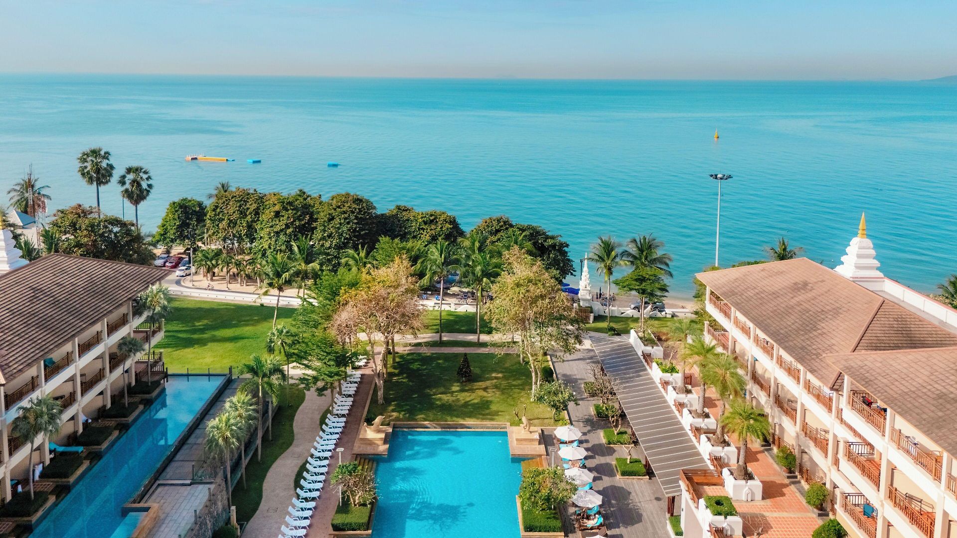 รีสอร์ท The Heritage Beachfront