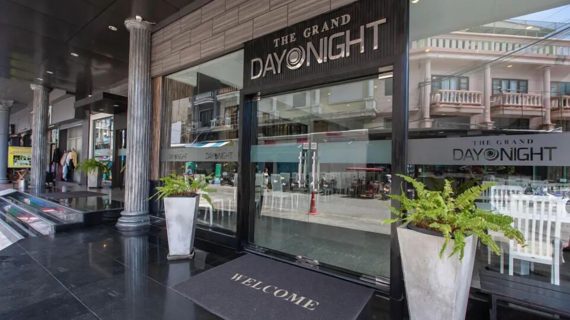 The Grand Day Night โรงแรม 3*