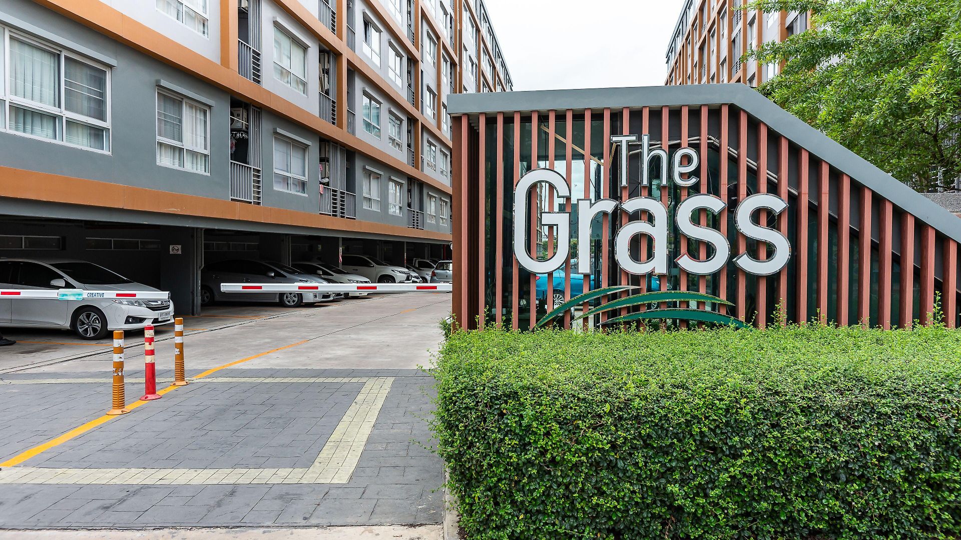 โรงแรม The Grass Serviced