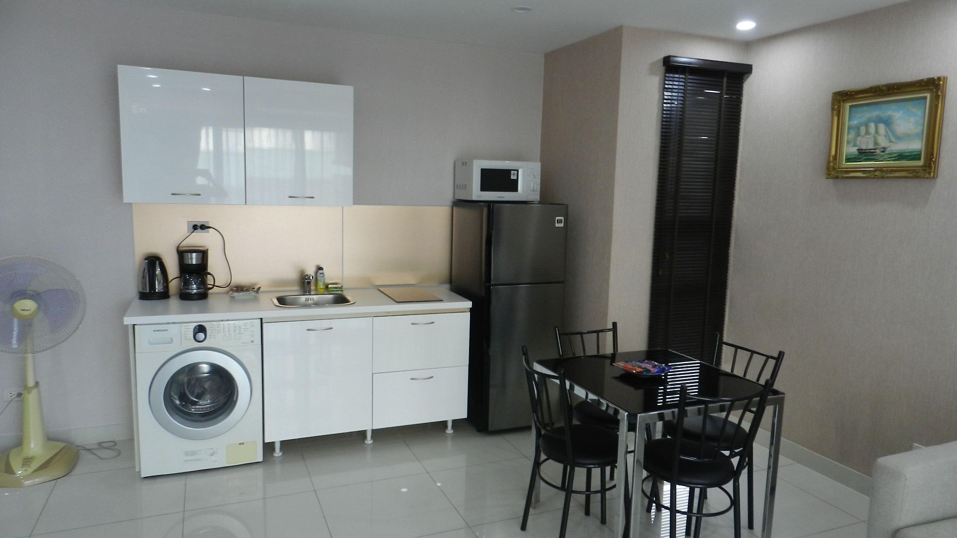 Neocondo *