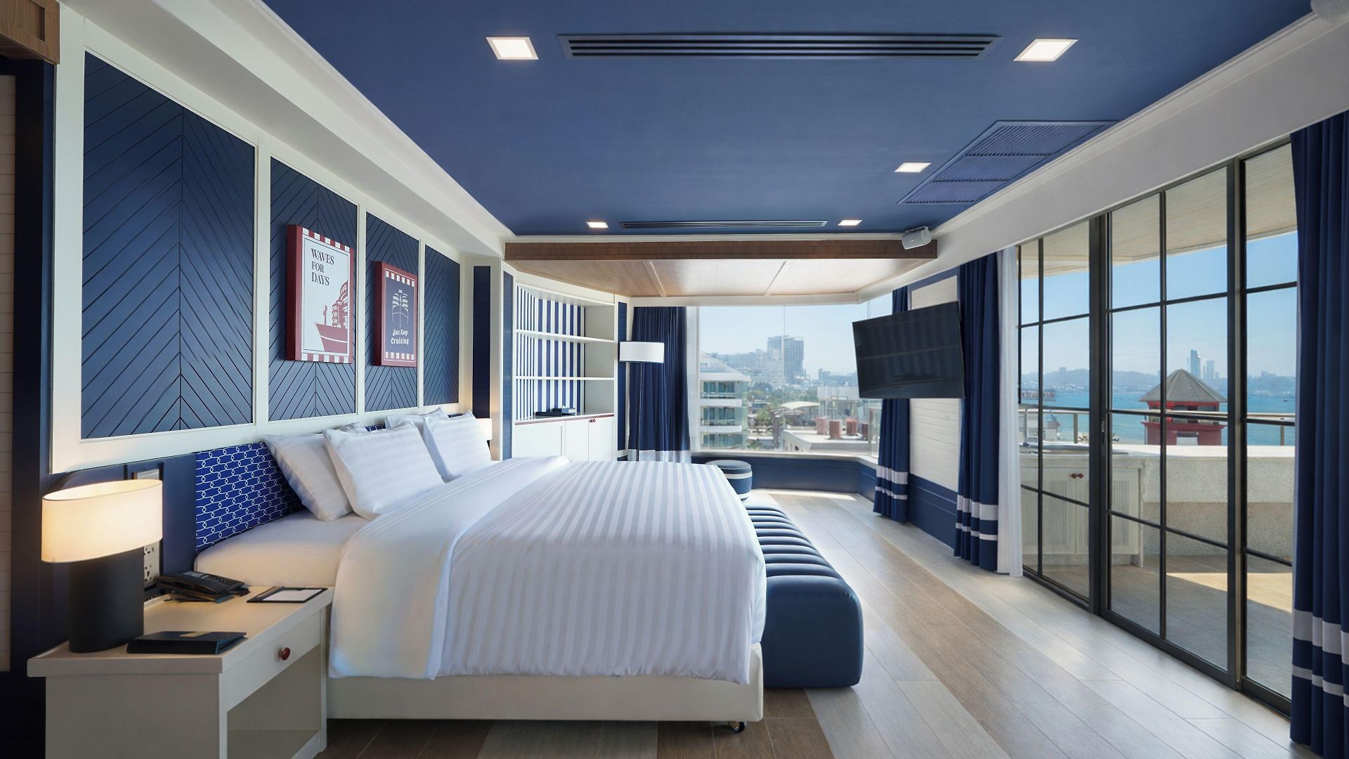 โรงแรม The Cruise