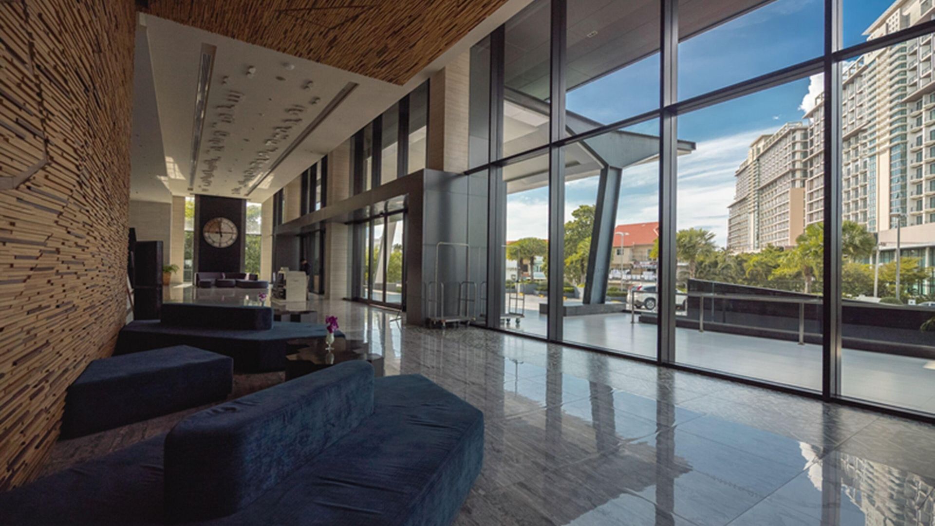 Tsix5 Phenomenal โรงแรม 5*