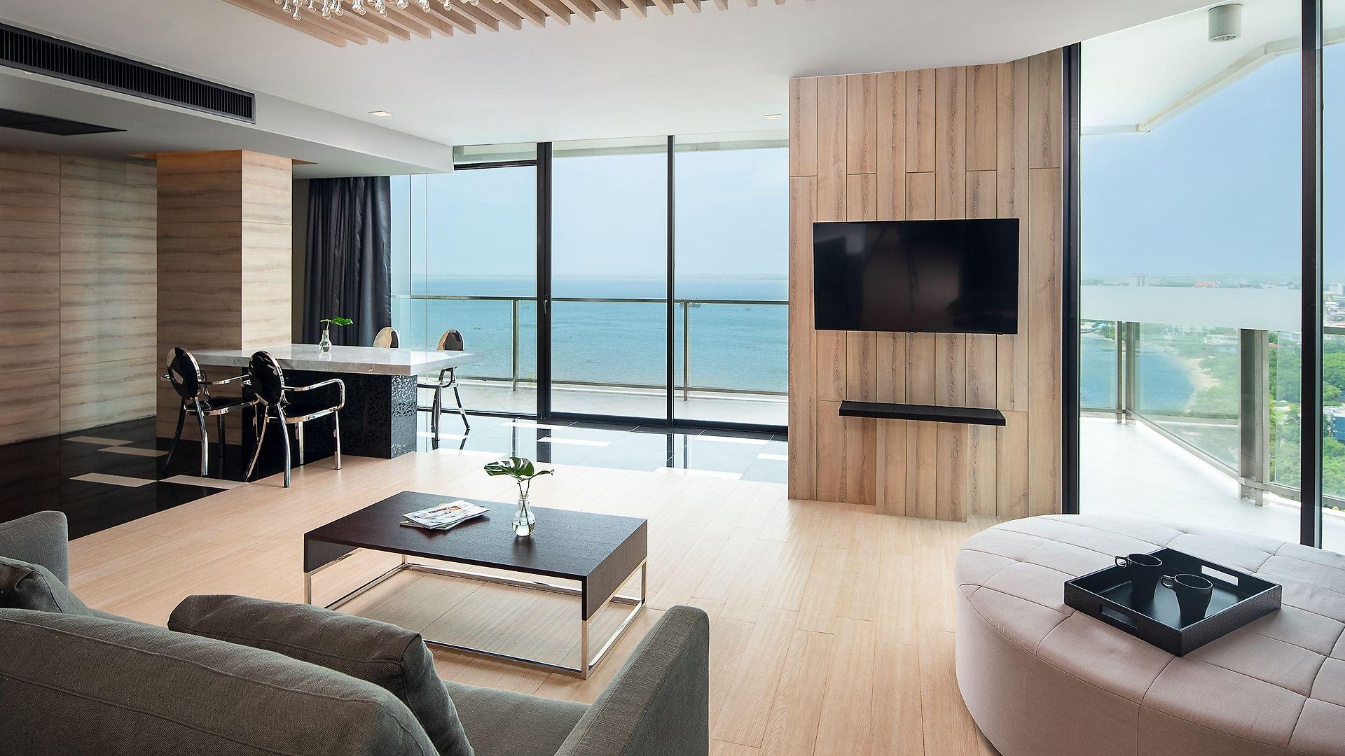Tsix5 Phenomenal 5* Pattaya