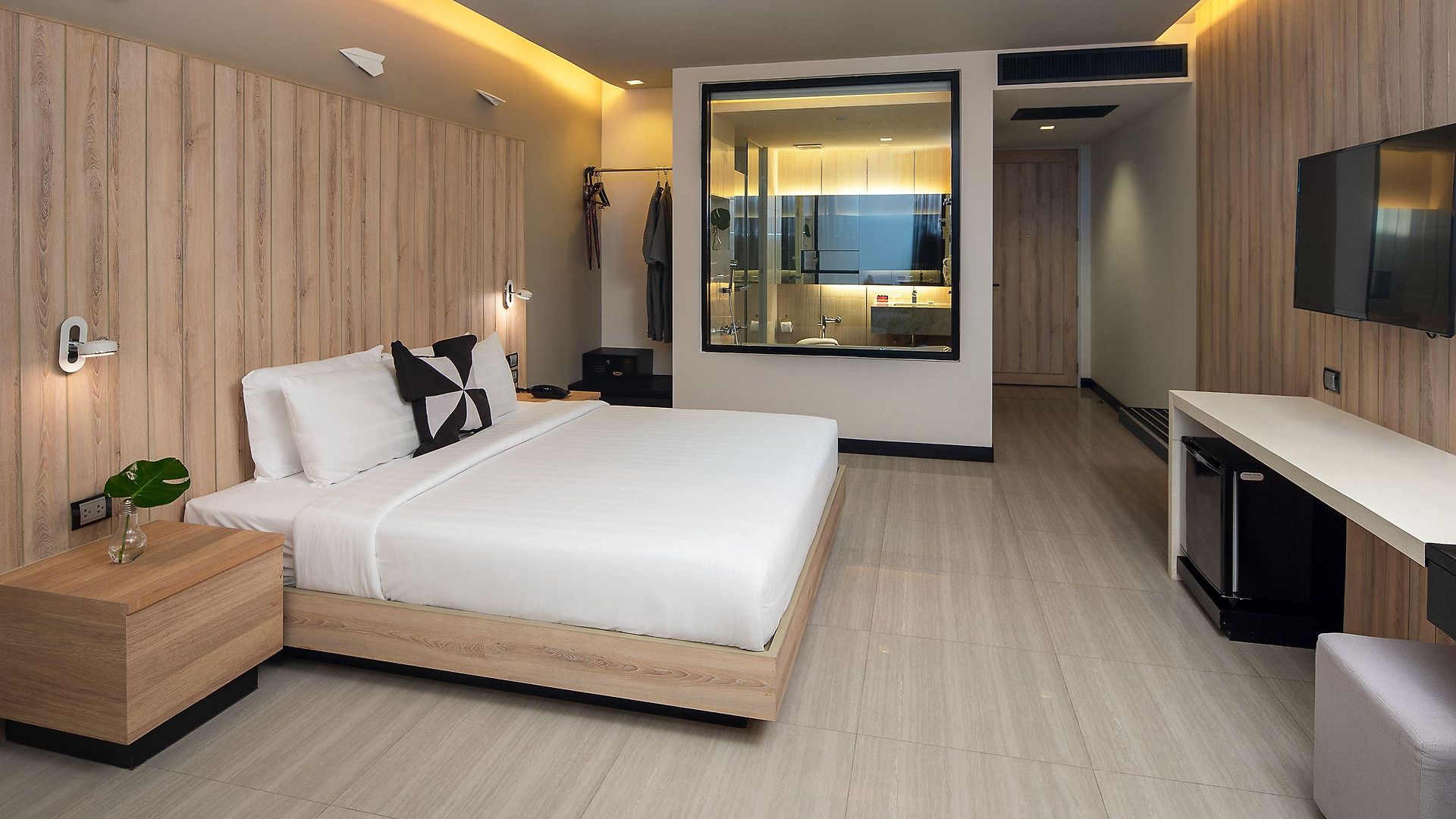 Tsix5 Phenomenal โรงแรม