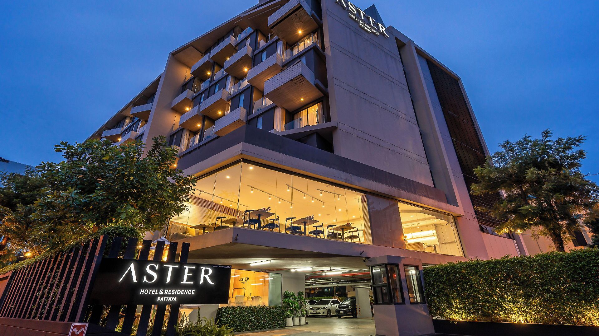 Aster And By At Mind 4*
