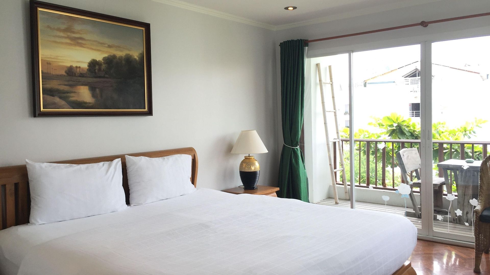 Chada Thai House Hotel 3*