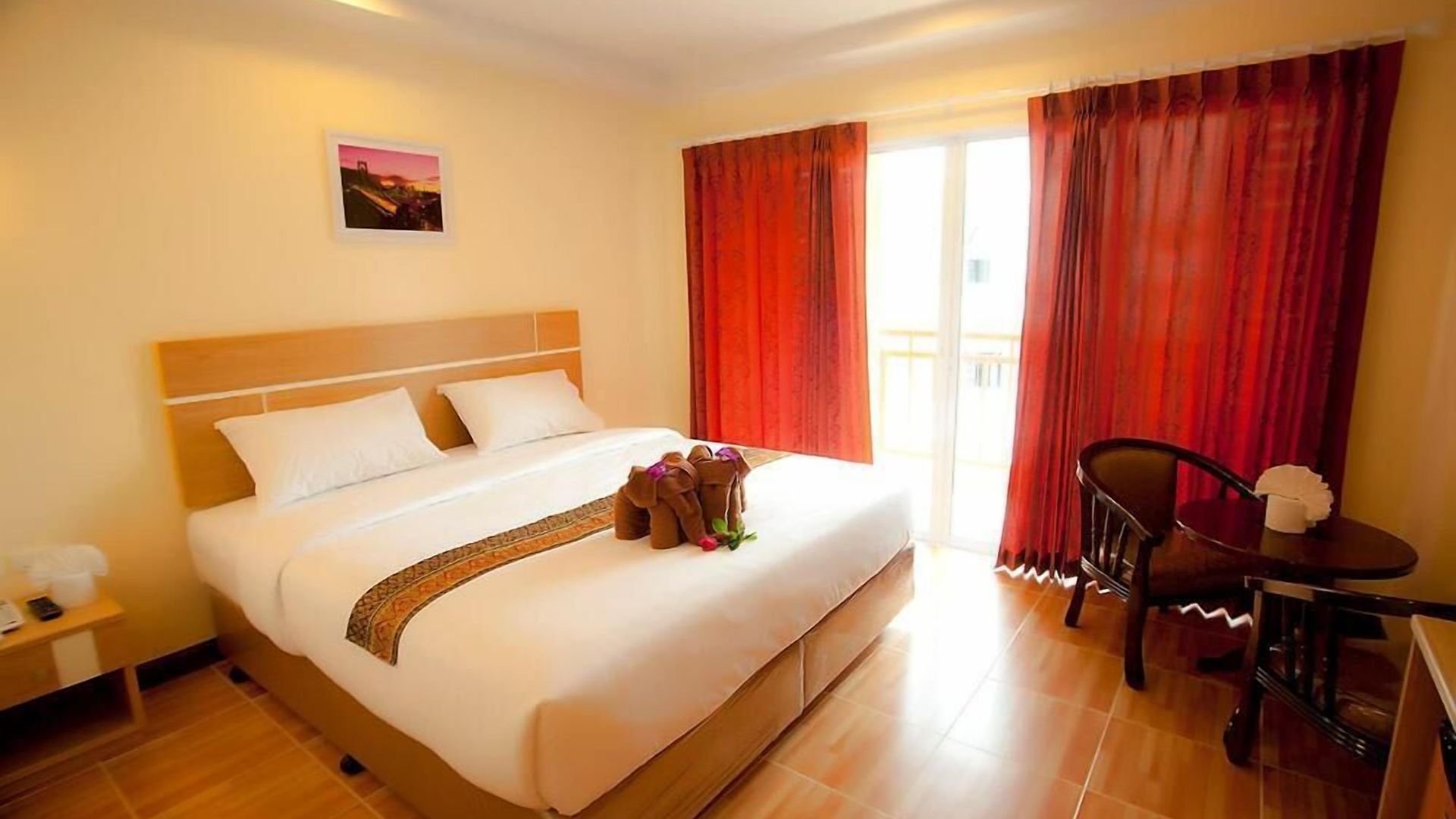 Iris โรงแรม