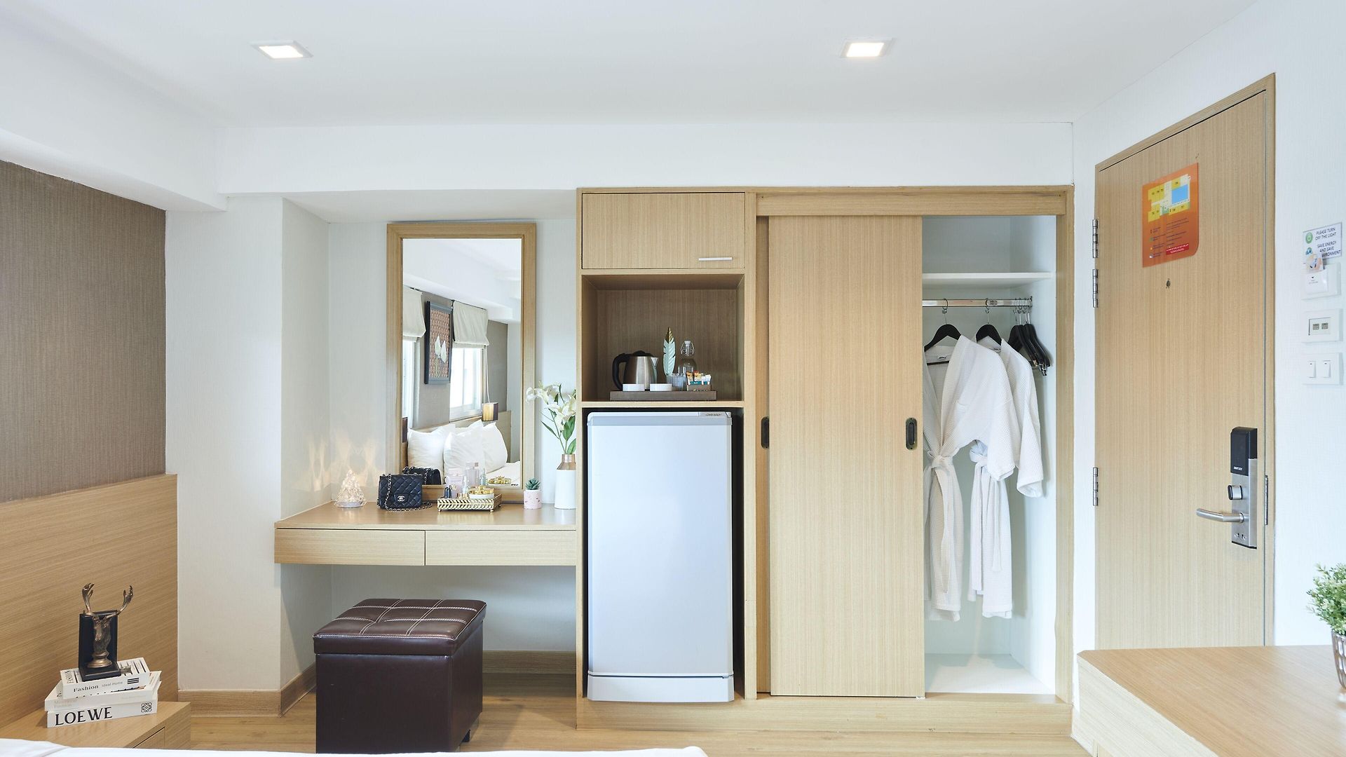 Adelphi โรงแรม