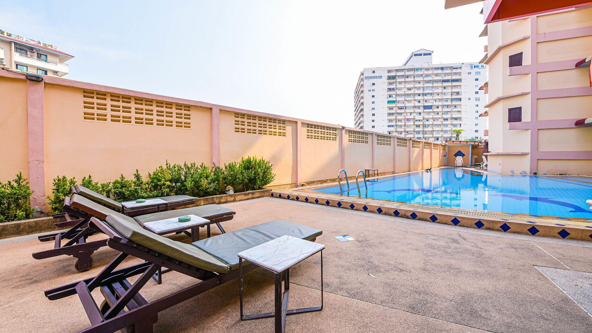 Oyo 523 Aa Pattaya Ville Hotel 2*