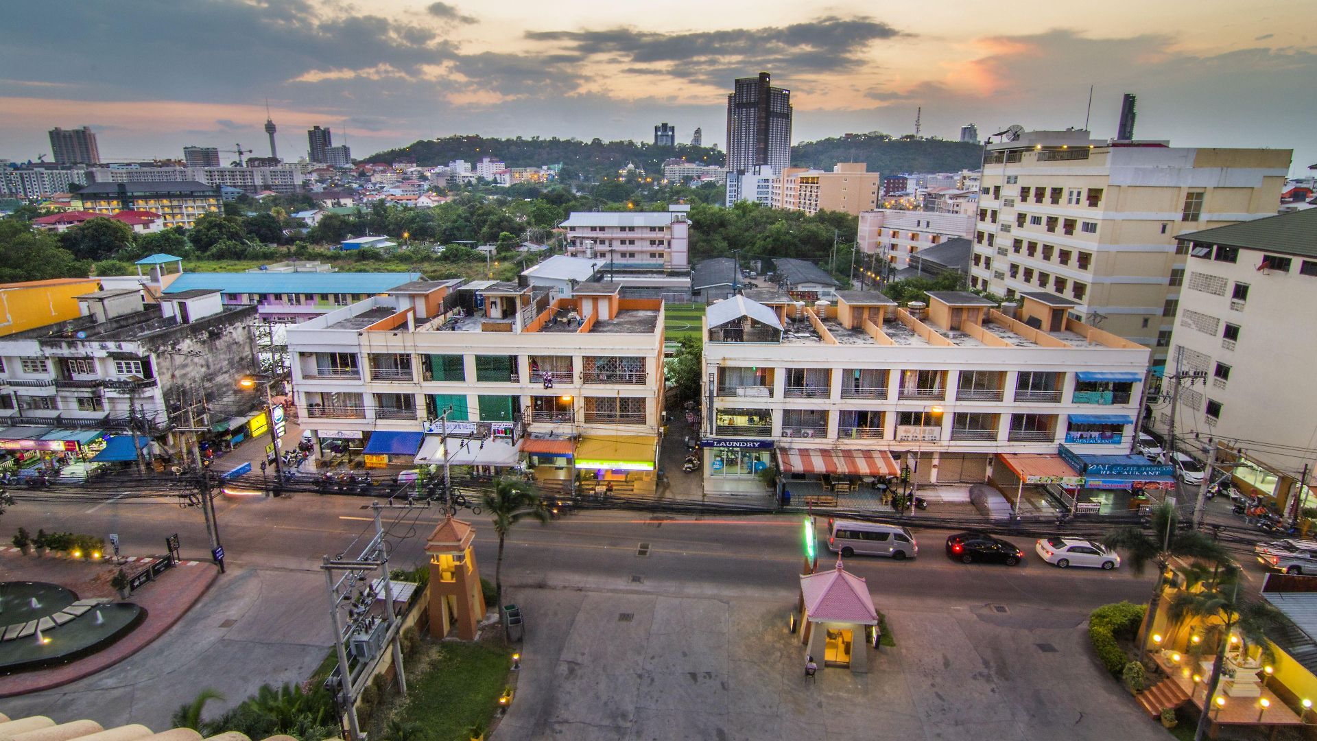 Resort Phuphaya Pattaya