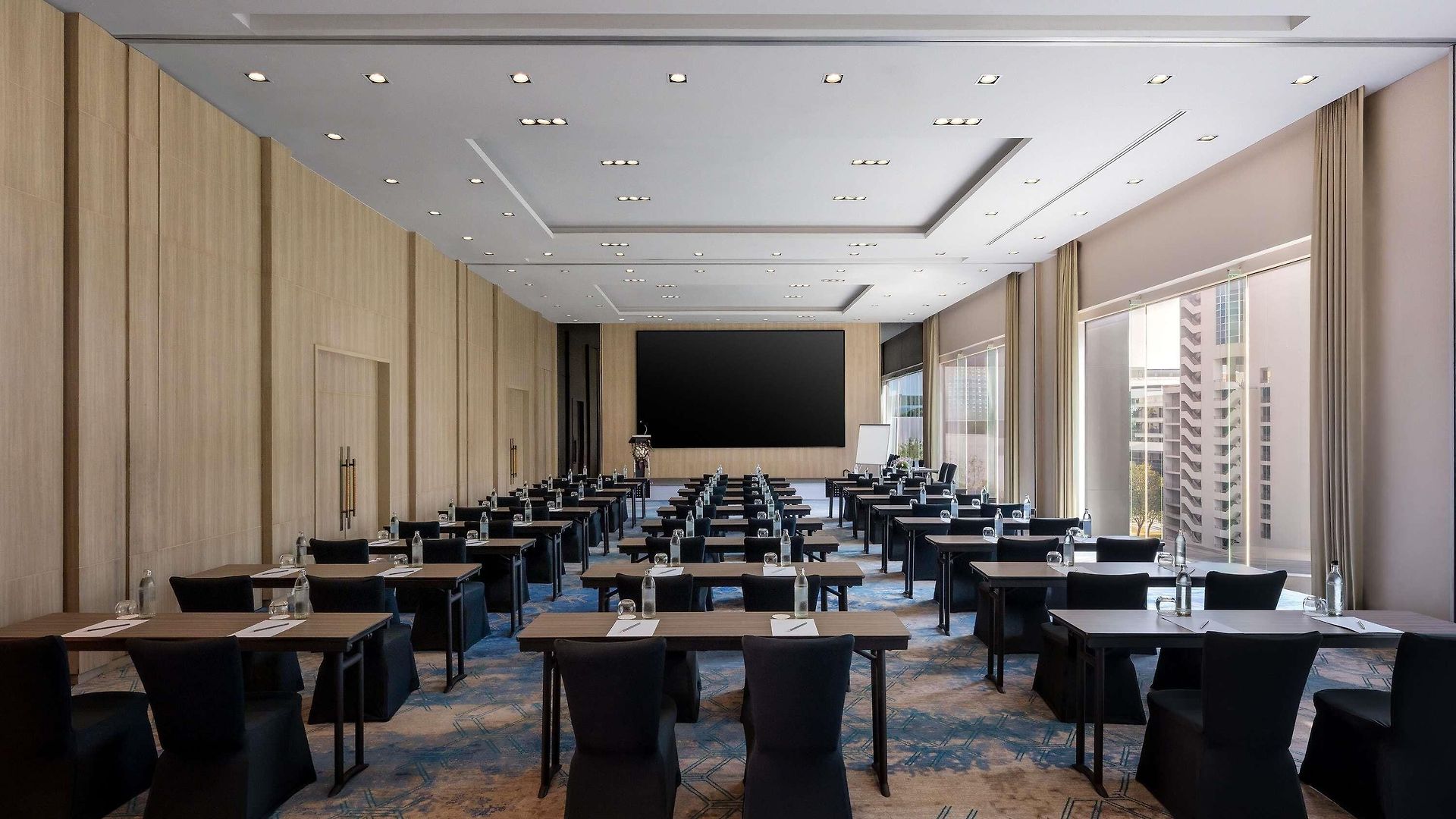 Mercure Ocean Hotel