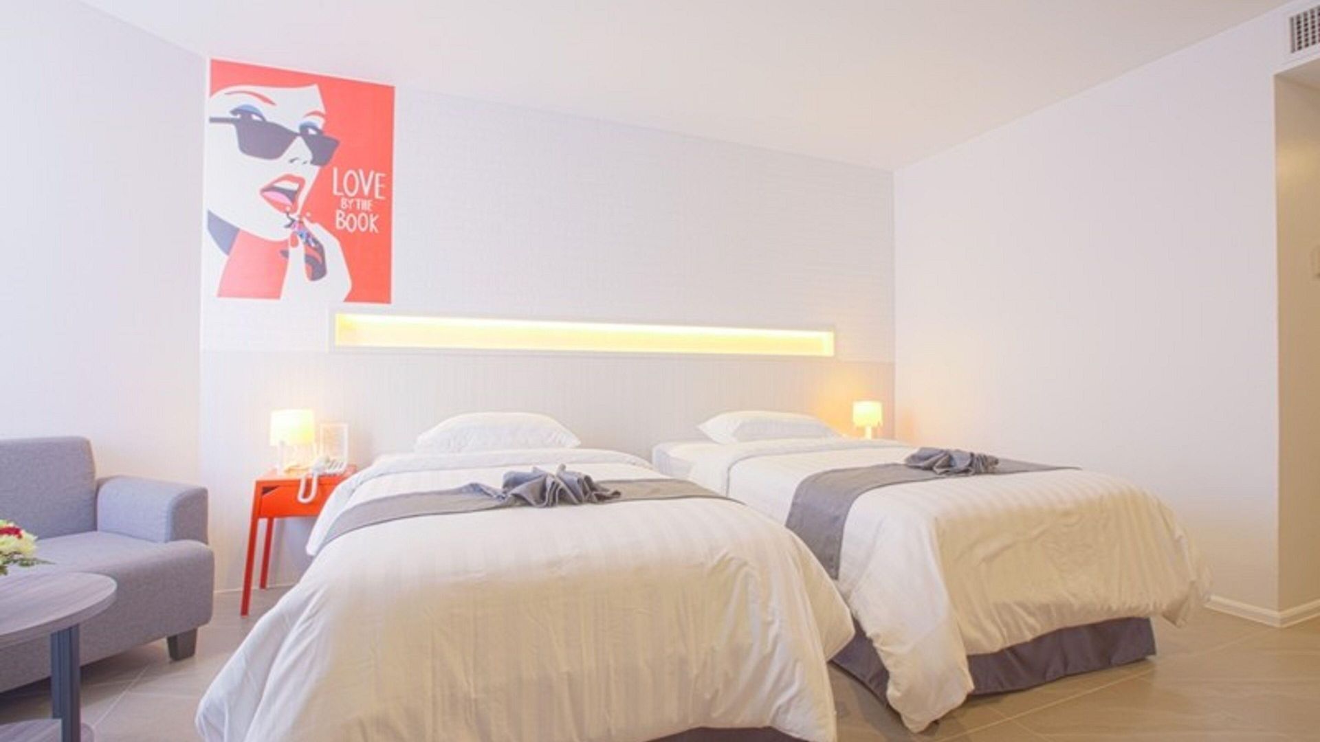 Flipper - Sha Extra Hotel