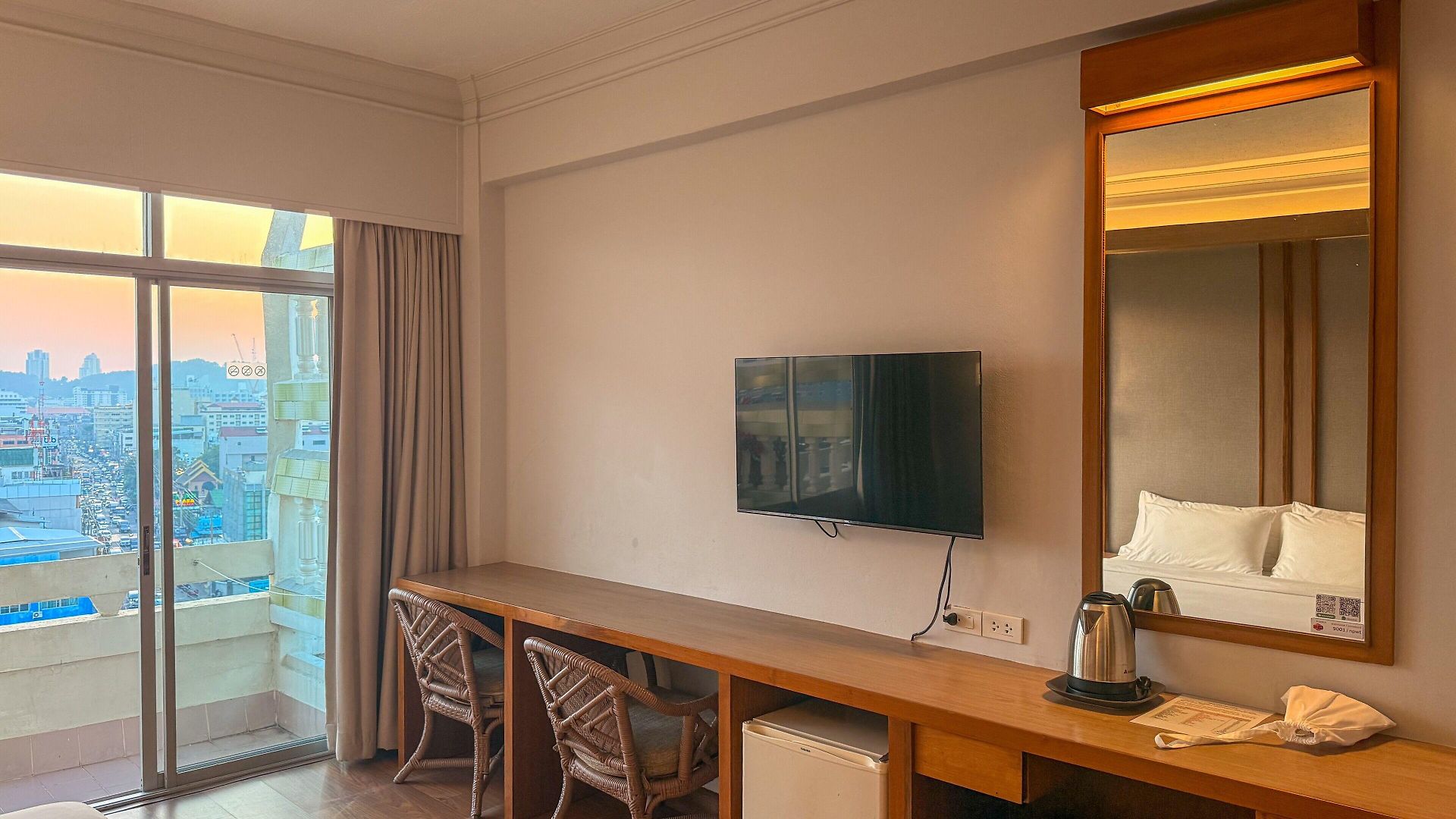 โกลเด้นบีชโฮเทล พัทยา 4* Pattaya