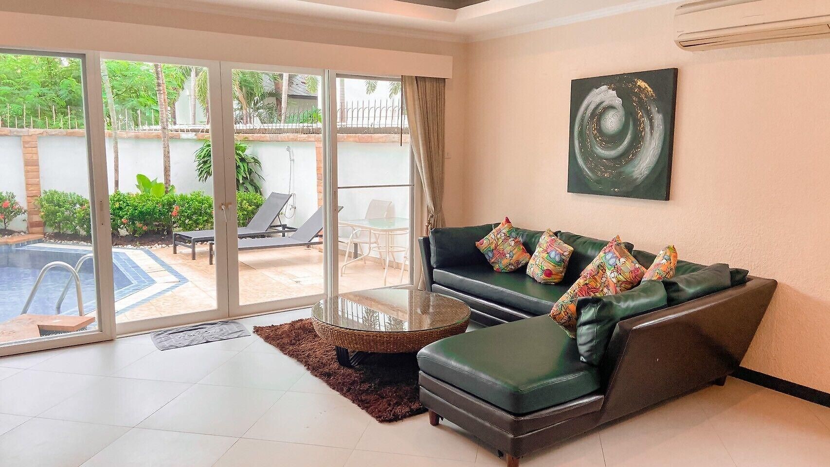 Hidden Palm Pool Villa