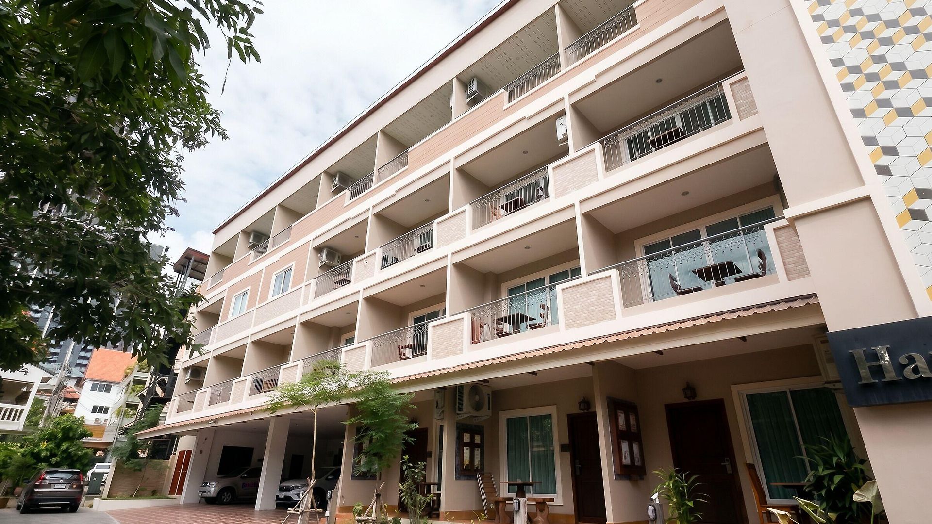 Harmony โรงแรม 3*