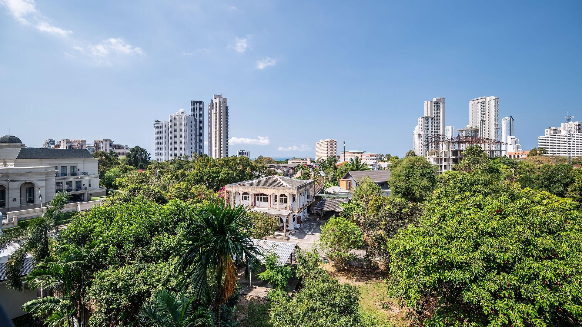 โรงแรม Manhattan - Sha Extra