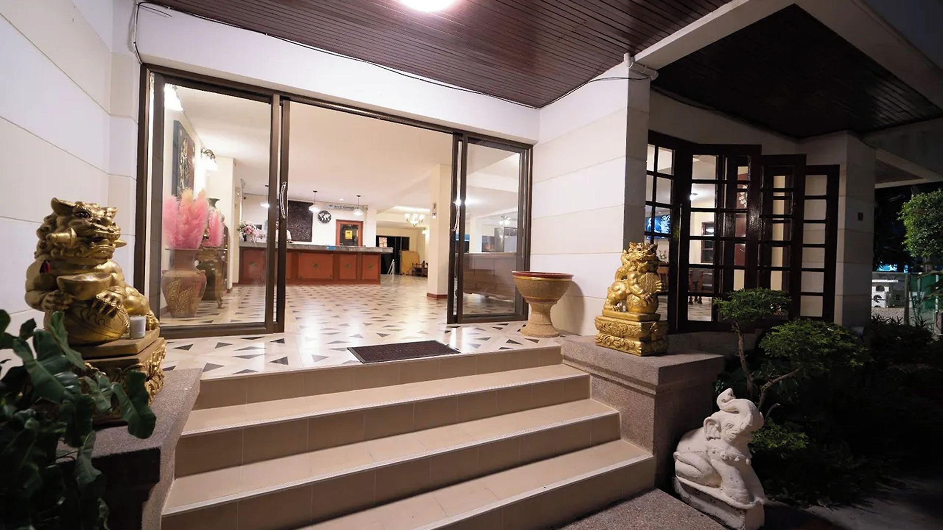 โรงแรม Hillside Pattaya