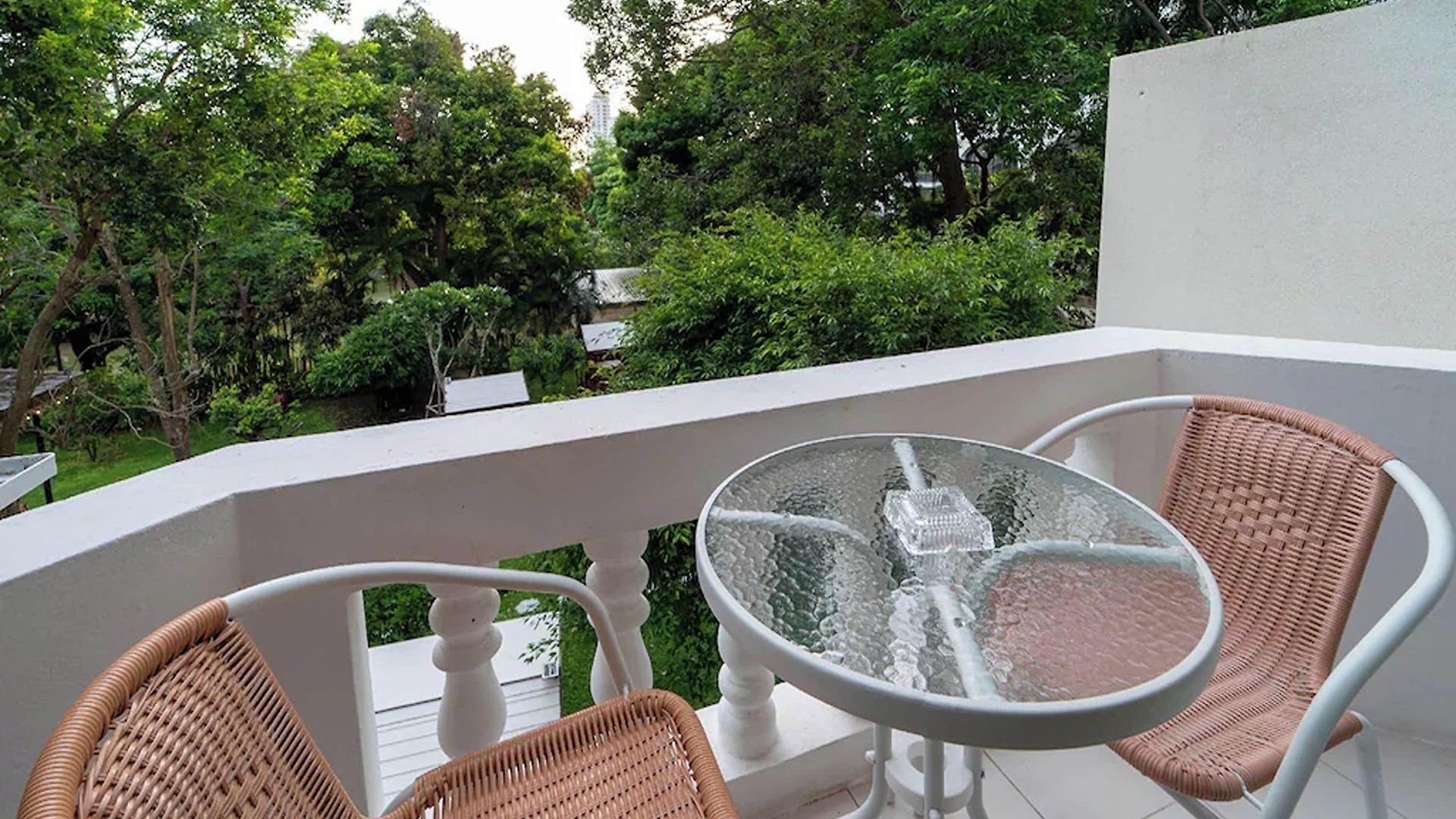 Hillside โรงแรม