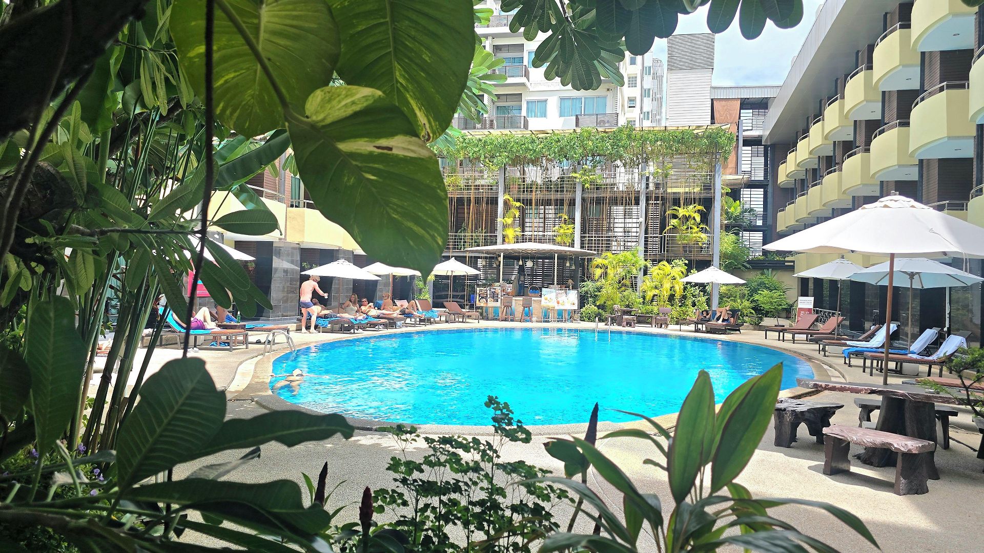 โรงแรม บารอน บีช 4*