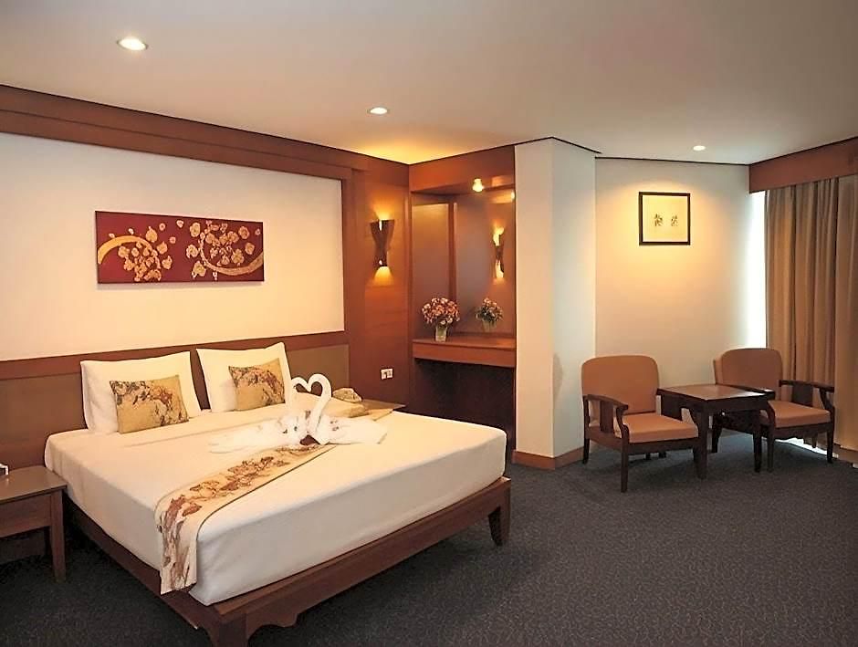 รายัล ทวินส์ พาเลซ โรงแรม