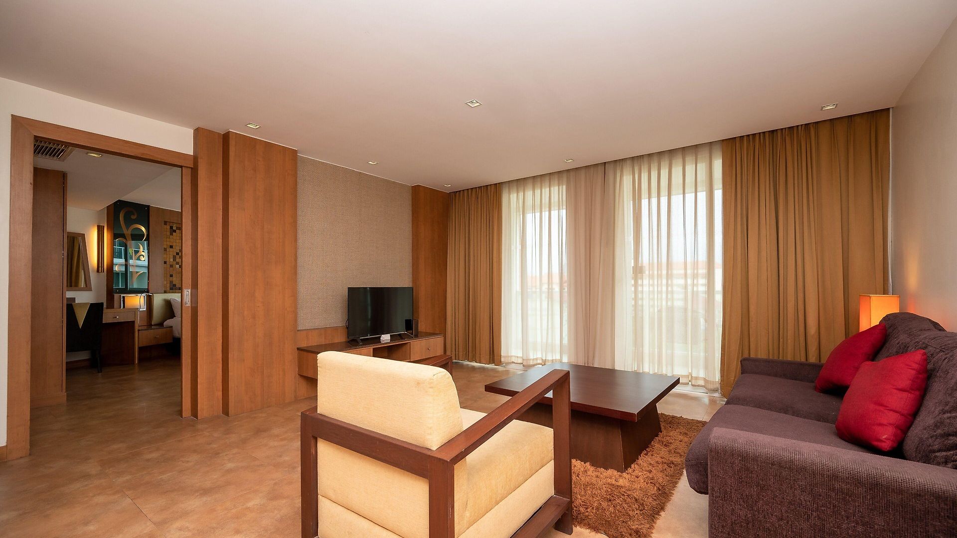 Centara Nova 4*