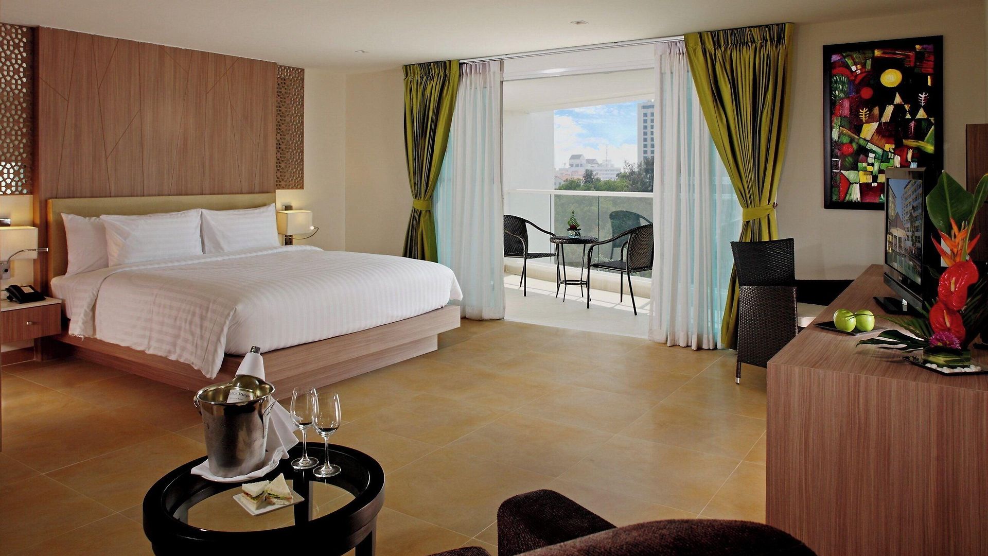 เซ็นทารา พัทยา โรงแรม 4*